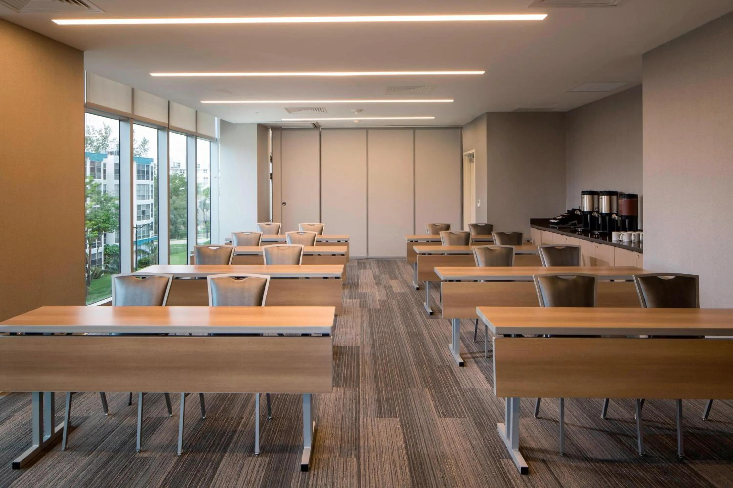 Meeting/conference room in Residence Inn Miami Sunny Isles Beach