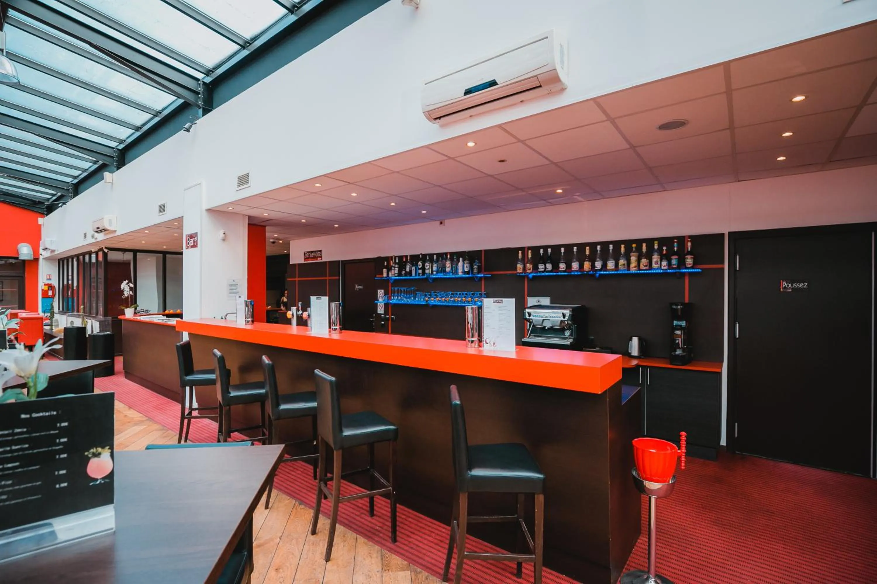 Lounge or bar in Zenia Hotel & Spa