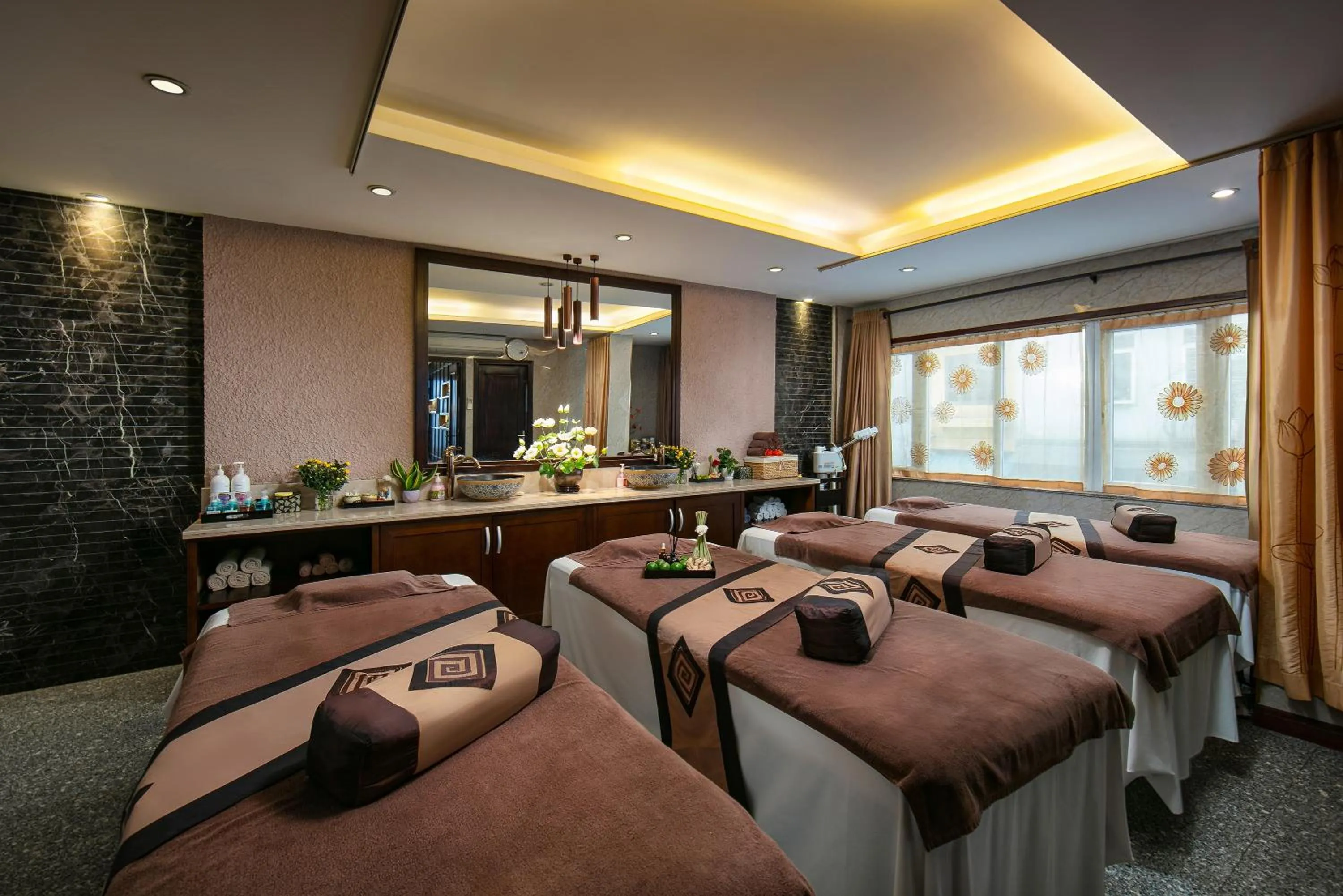 Massage in Hong Ngoc Cochinchine Boutique Hotel & Spa