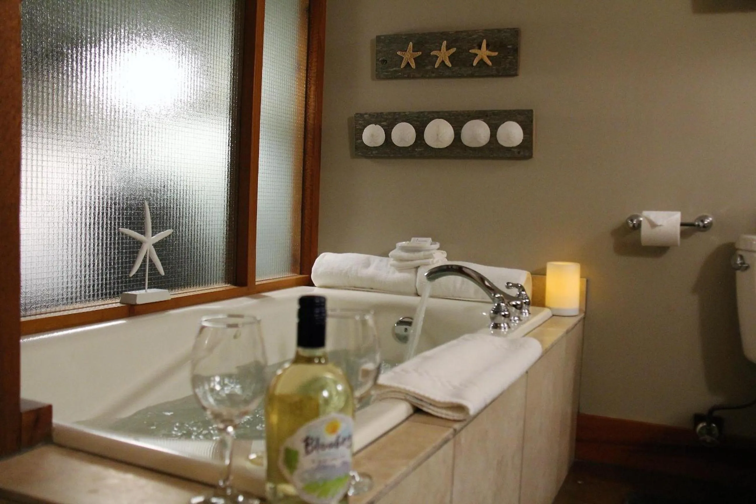 Property building in Great Condo In Excellent Location - Waterfront Building - Seaside