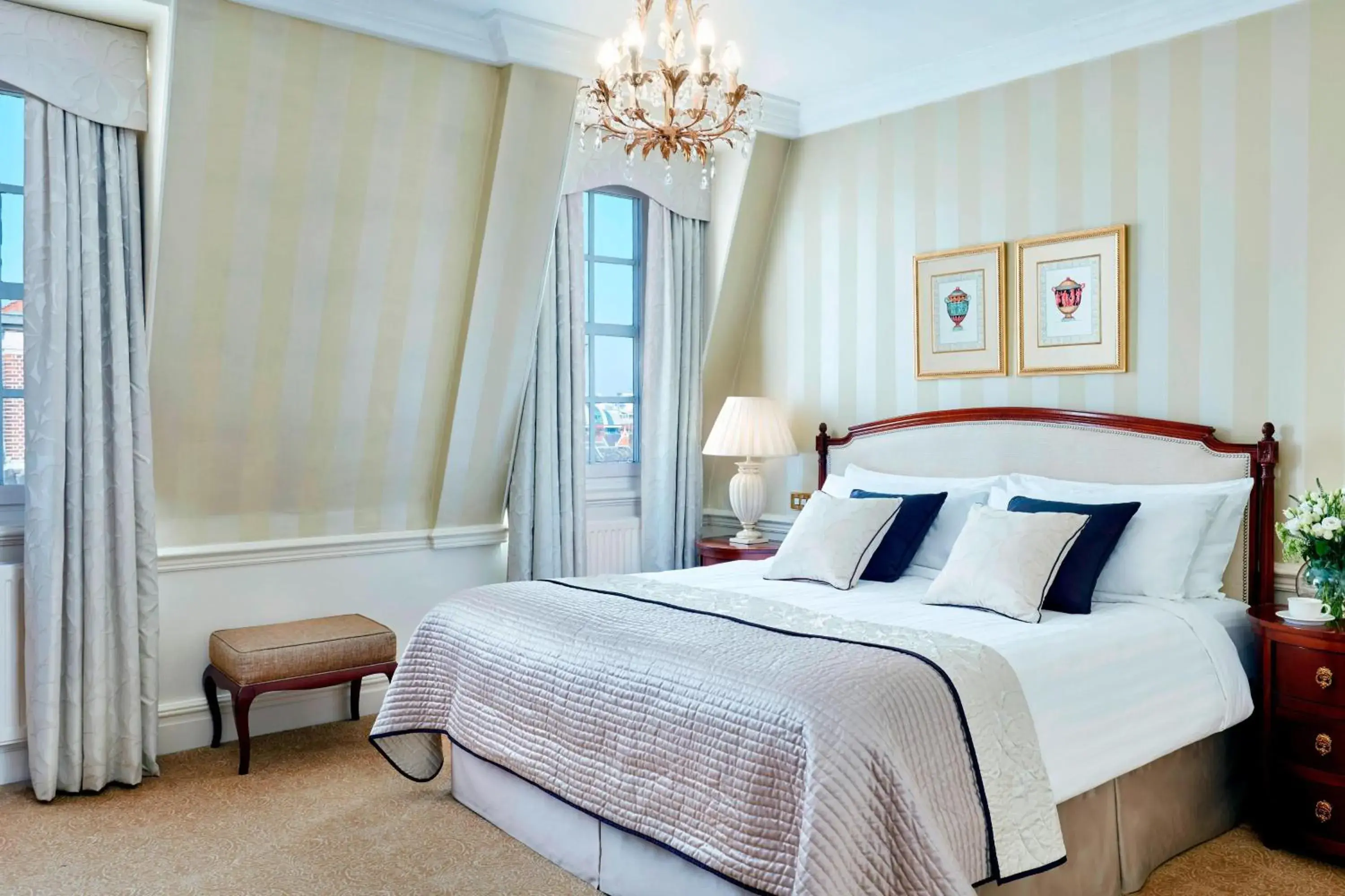 Bedroom, Bed in Grand Residences by Marriott - Mayfair-London Bedroom, Bed in Grand Residences by Marriott - Mayfair-London