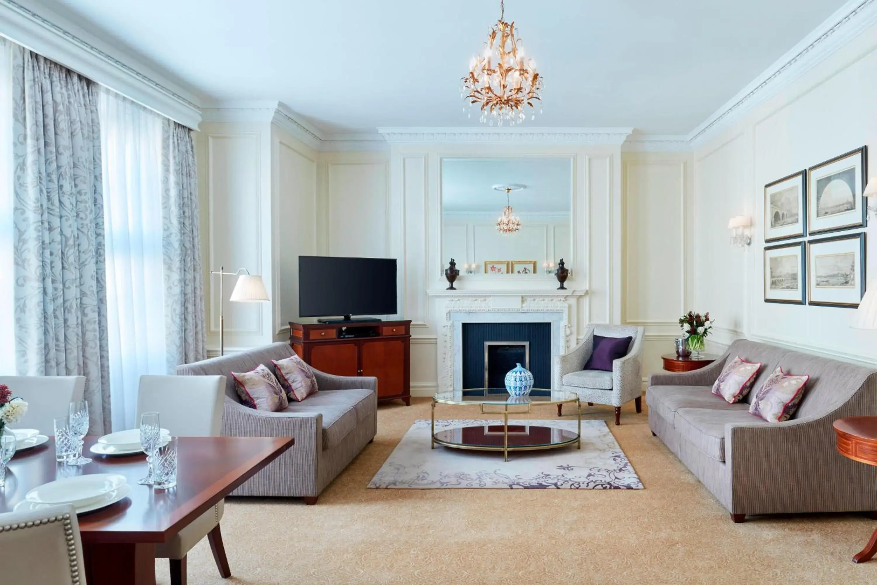Living room in Grand Residences by Marriott - Mayfair-London Living room in Grand Residences by Marriott - Mayfair-London