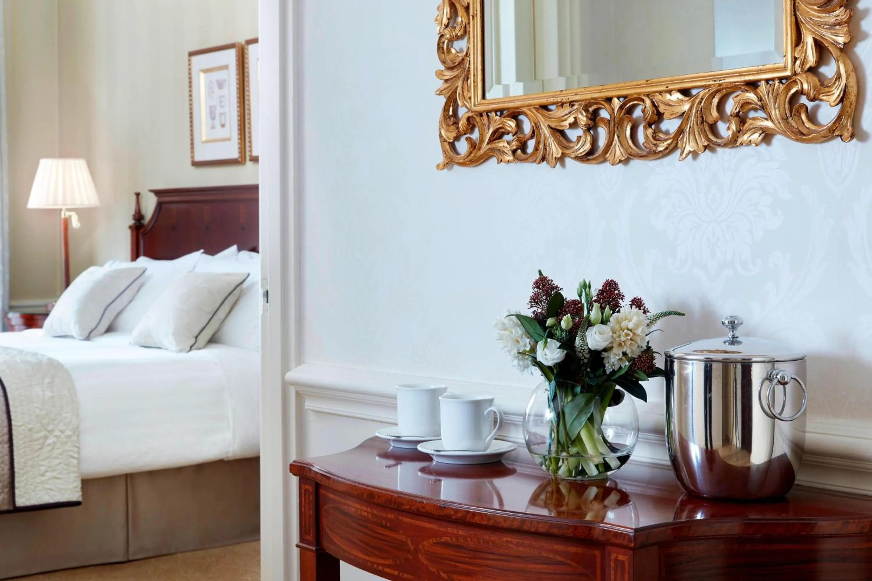 Bedroom, Bed in Grand Residences by Marriott - Mayfair-London