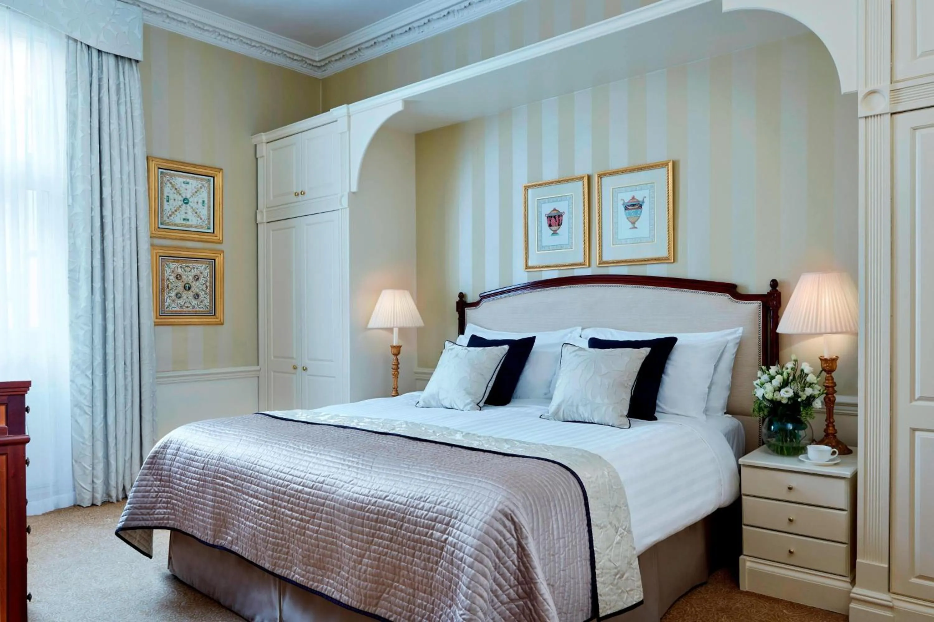 Bedroom, Bed in Grand Residences by Marriott - Mayfair-London