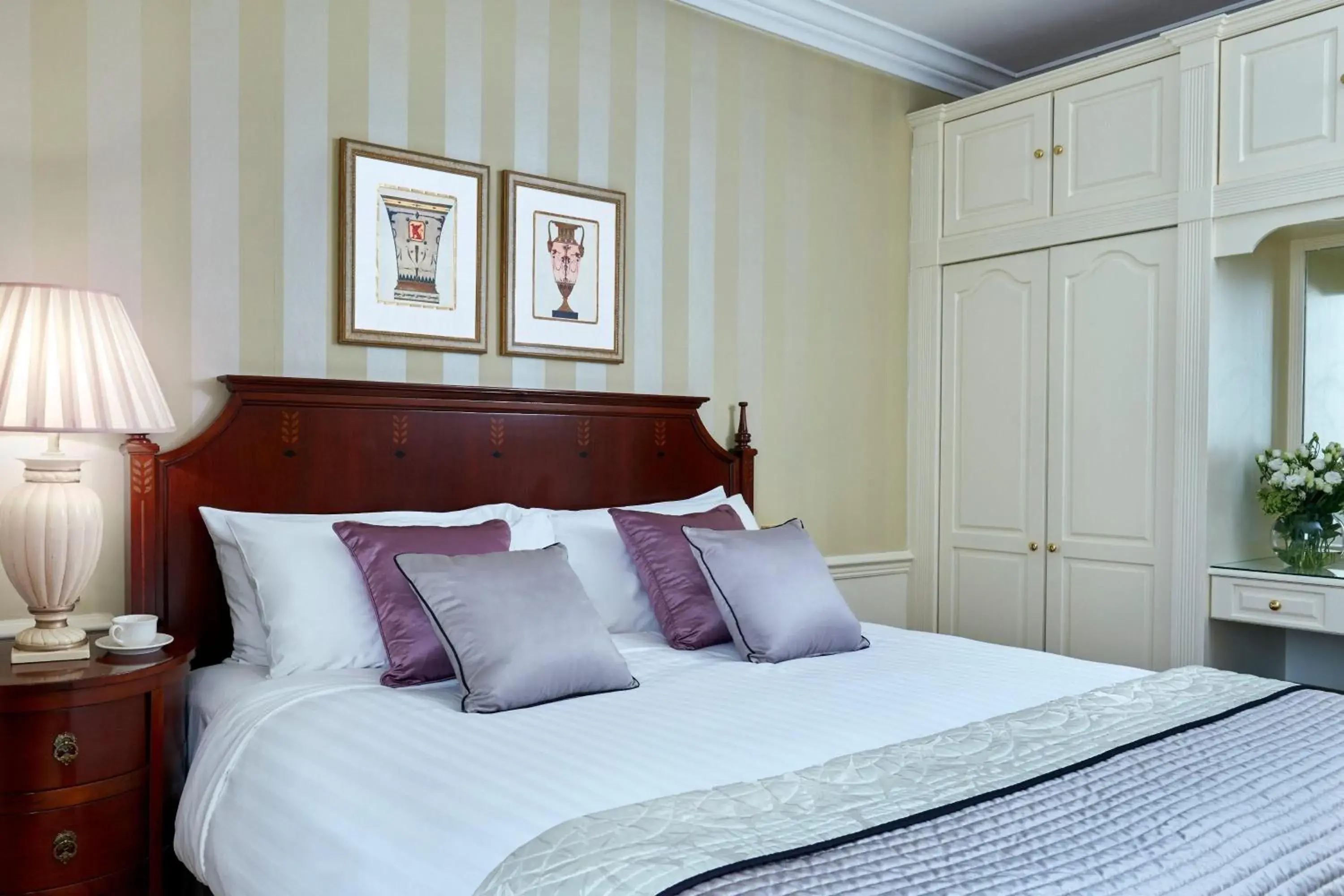 Bedroom, Bed in Grand Residences by Marriott - Mayfair-London Bedroom, Bed in Grand Residences by Marriott - Mayfair-London