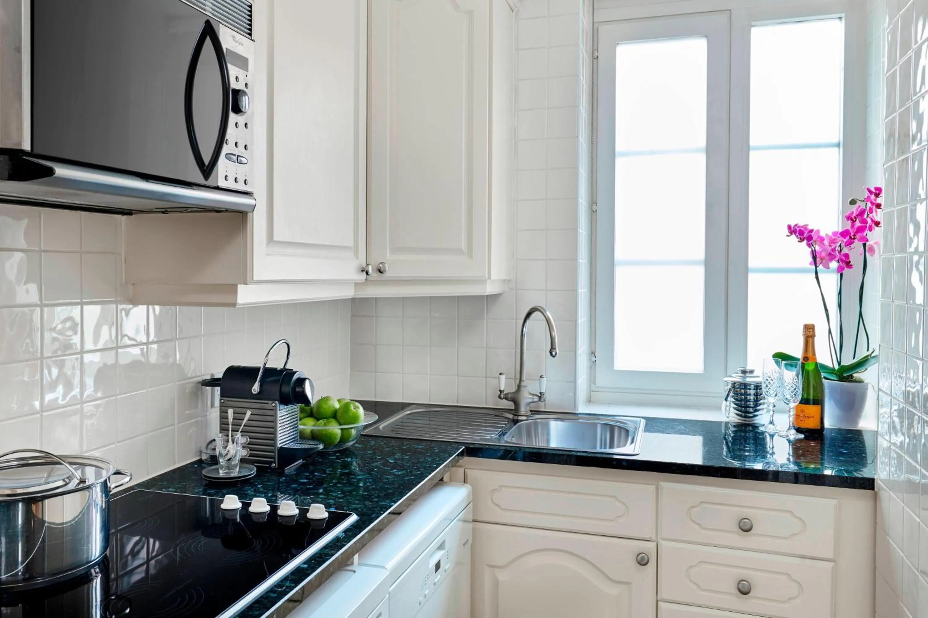 Bedroom in Grand Residences by Marriott - Mayfair-London