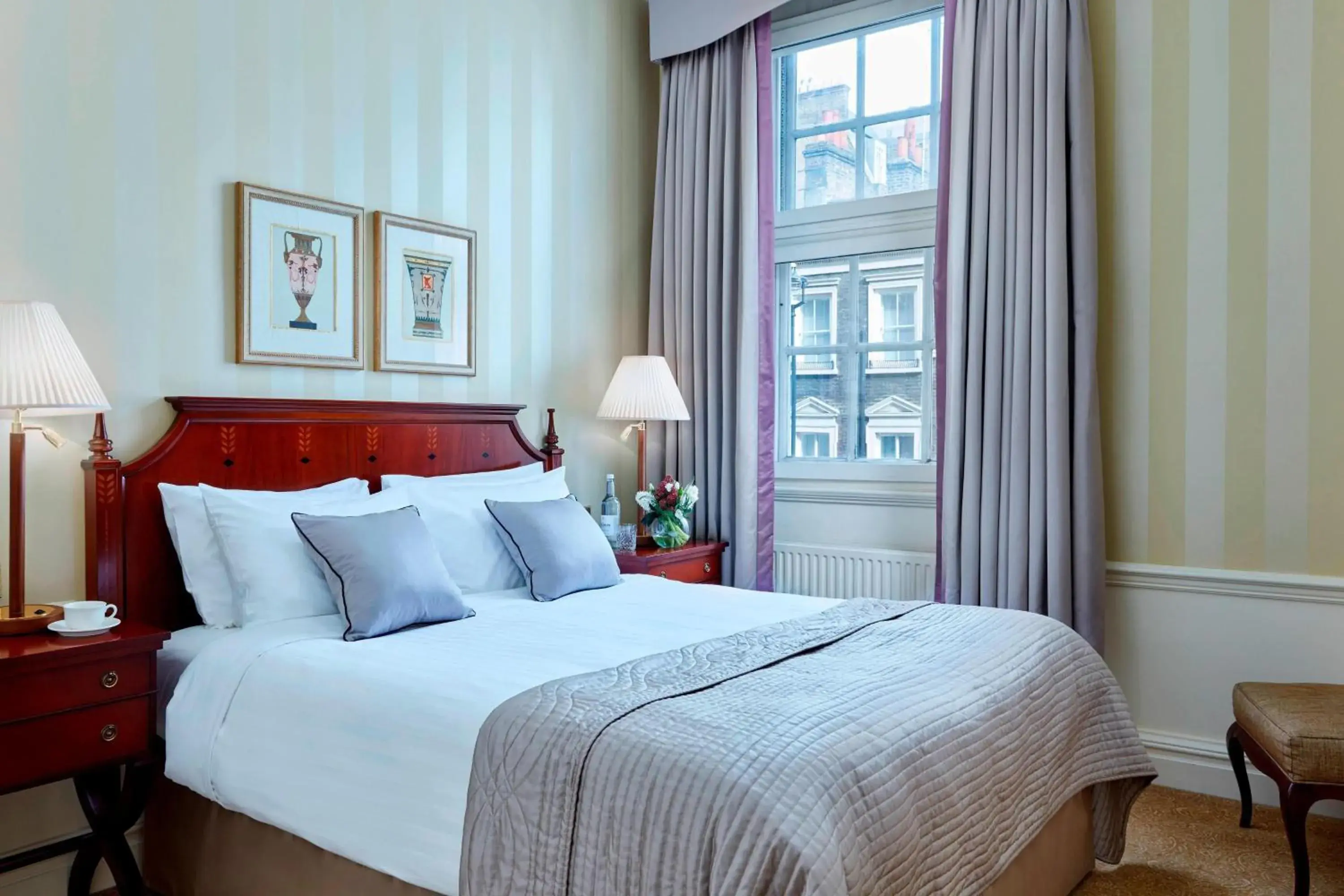 Bedroom, Bed in Grand Residences by Marriott - Mayfair-London Bedroom, Bed in Grand Residences by Marriott - Mayfair-London