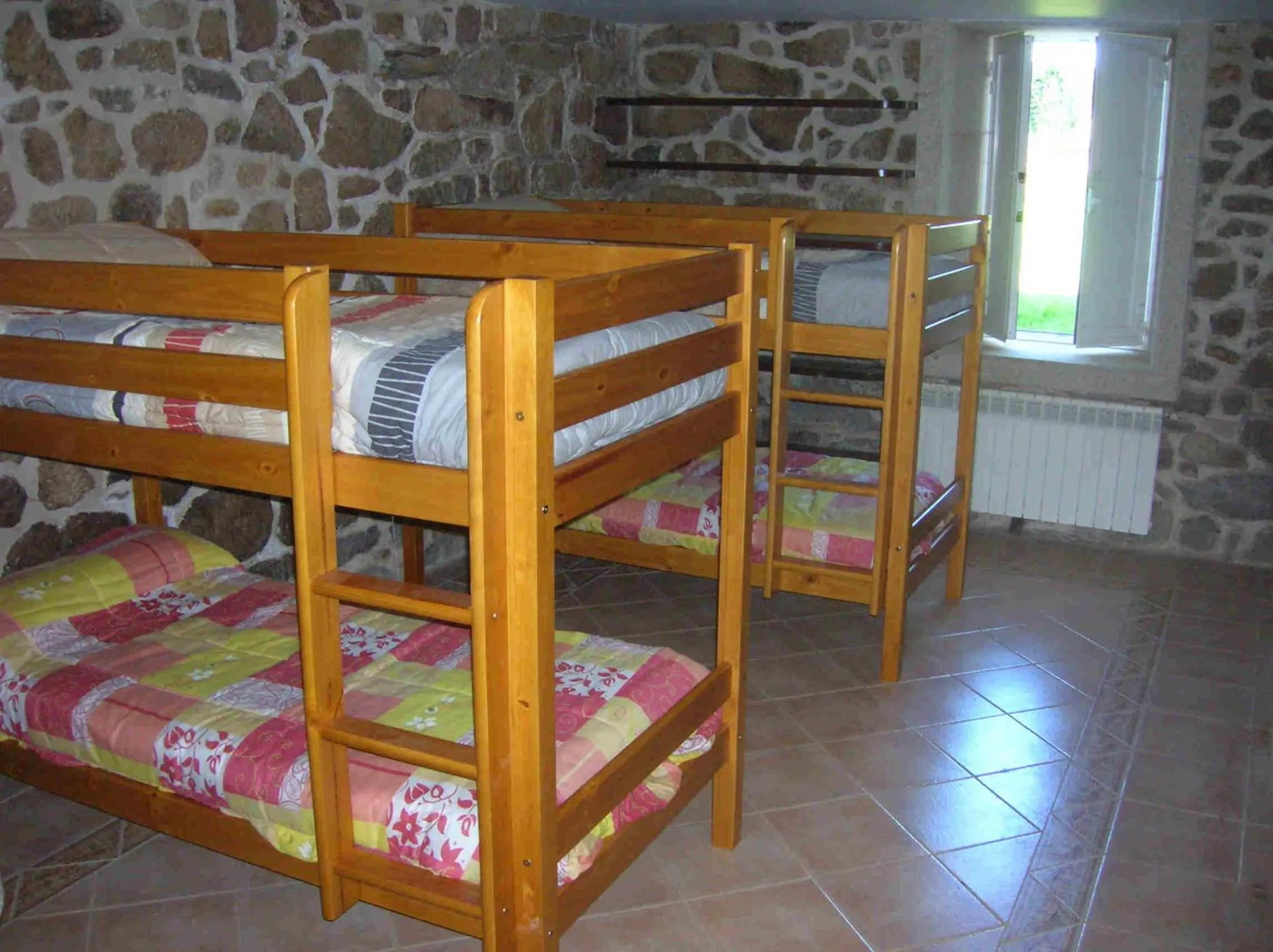 bunk bed, Bed in Pensión - Albergue de Logrosa