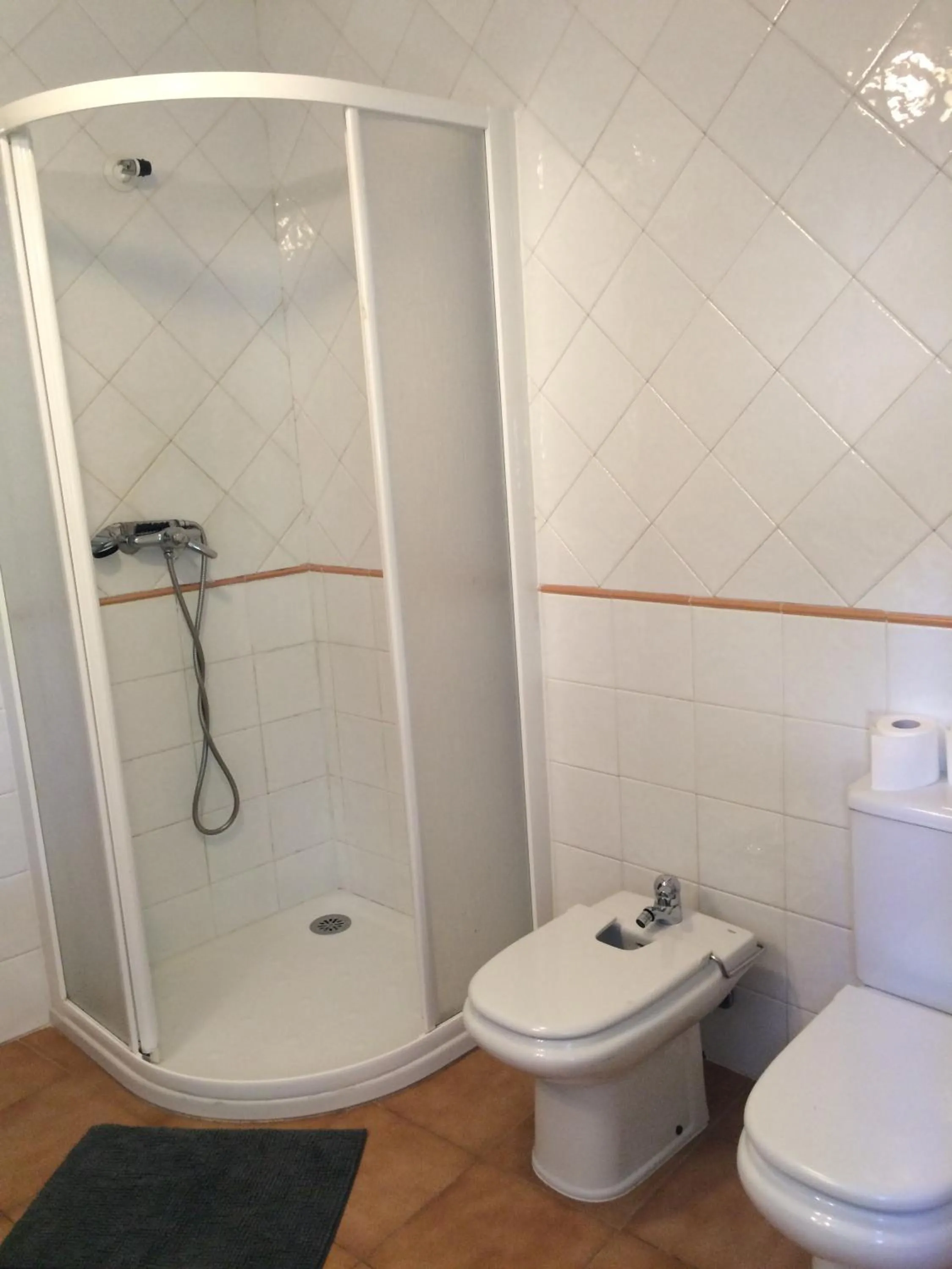 Shower in Pensión - Albergue de Logrosa