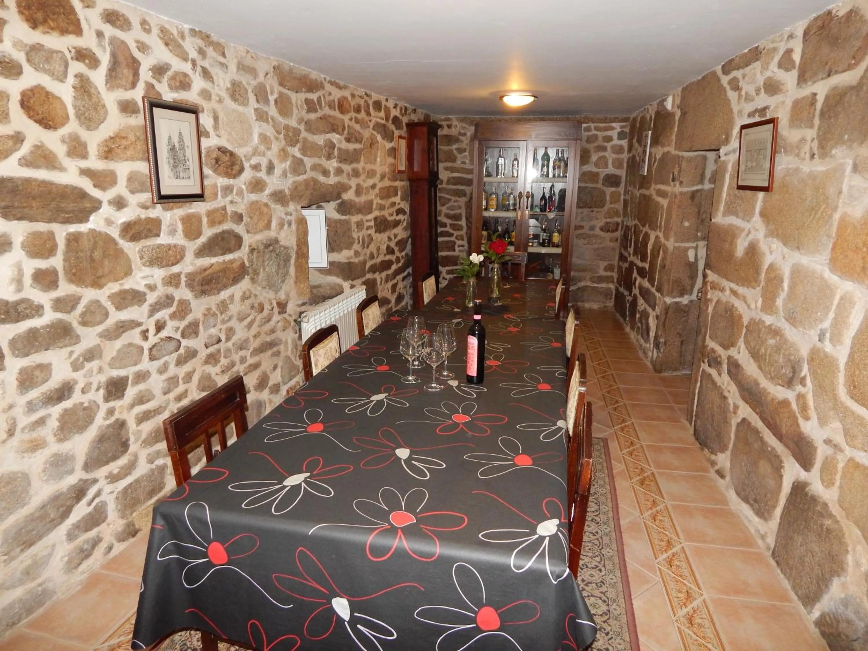 Restaurant/places to eat in Pensión - Albergue de Logrosa