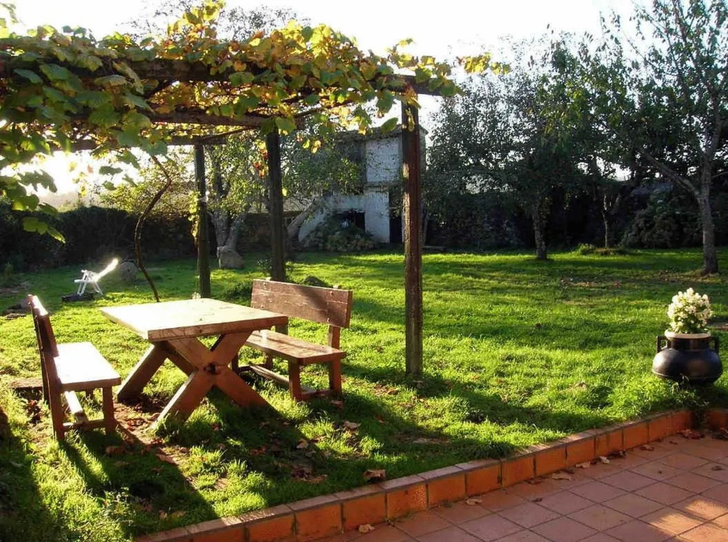 Garden in Pensión - Albergue de Logrosa