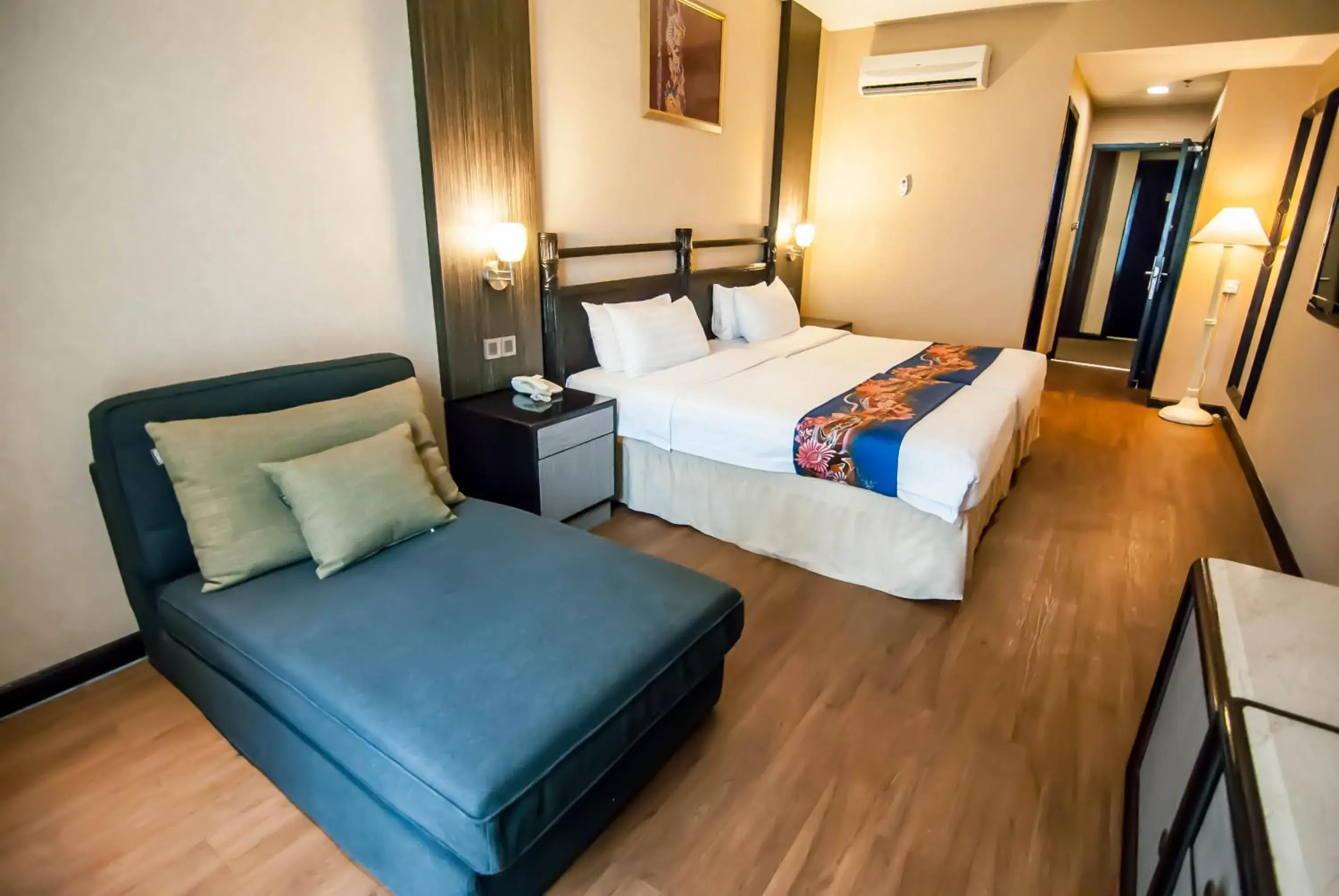 Shower, Bed in KK Times Square Hotel Shower, Bed in KK Times Square Hotel