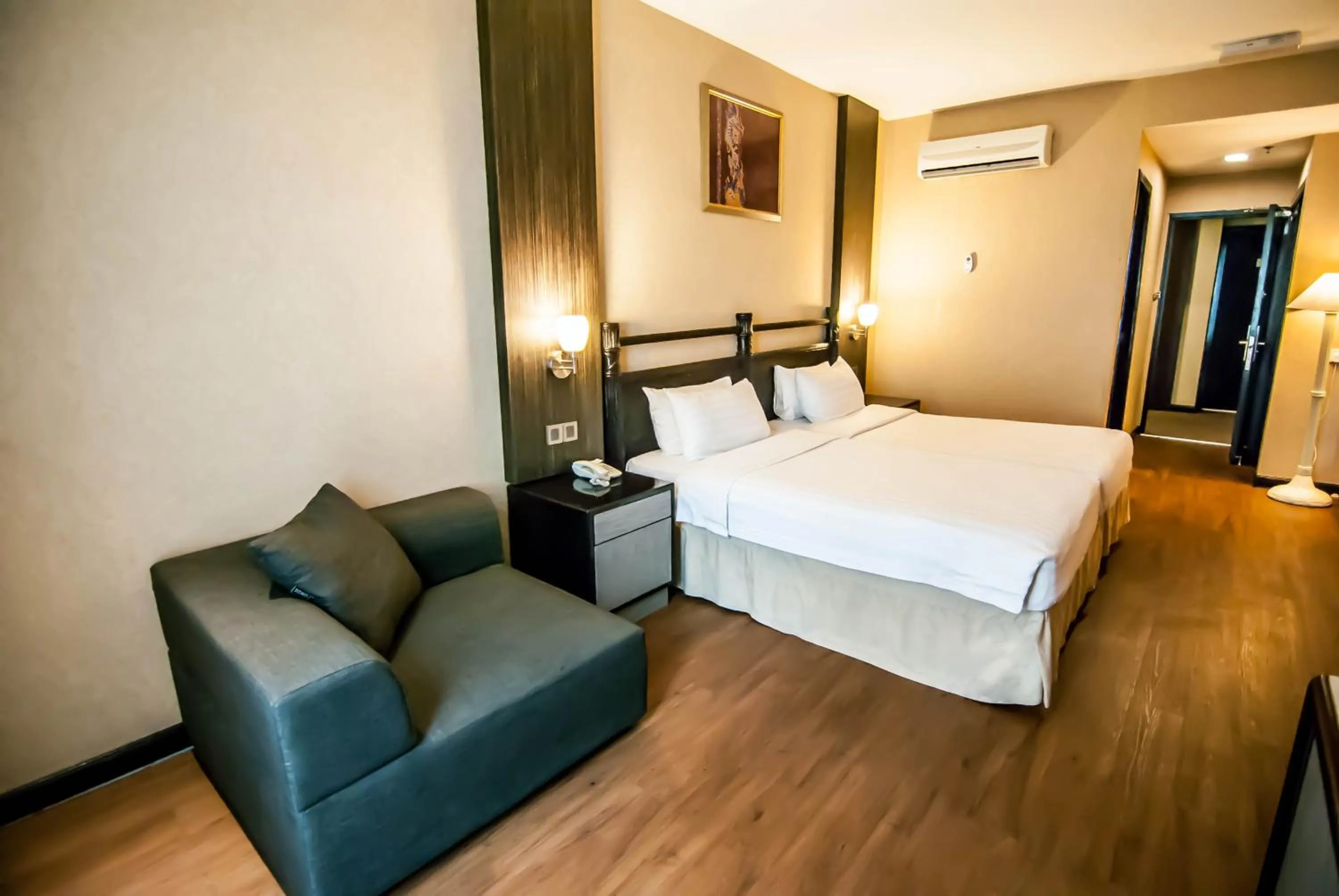 Shower, Bed in KK Times Square Hotel