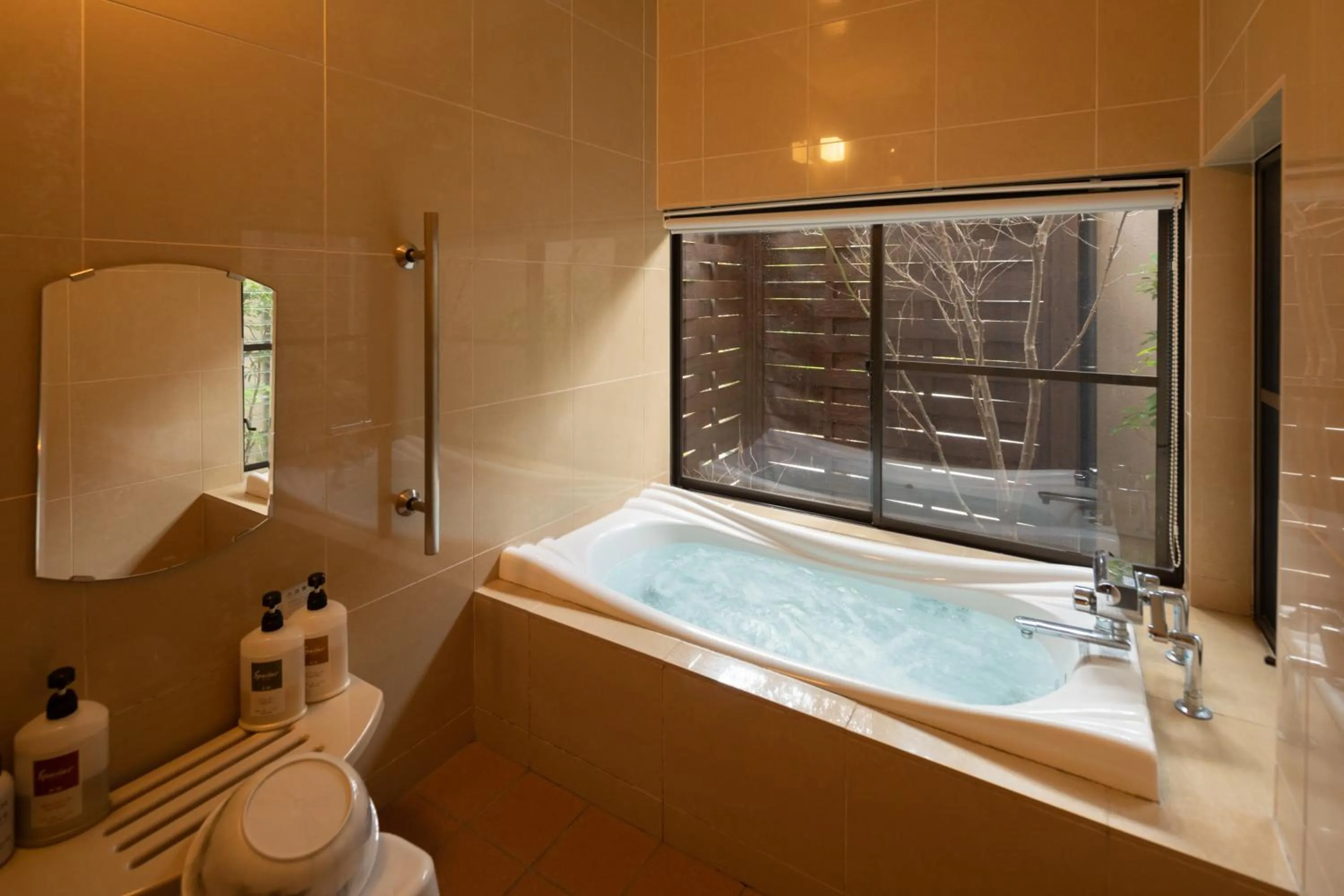 Hot Tub in Mori no Nanakusa