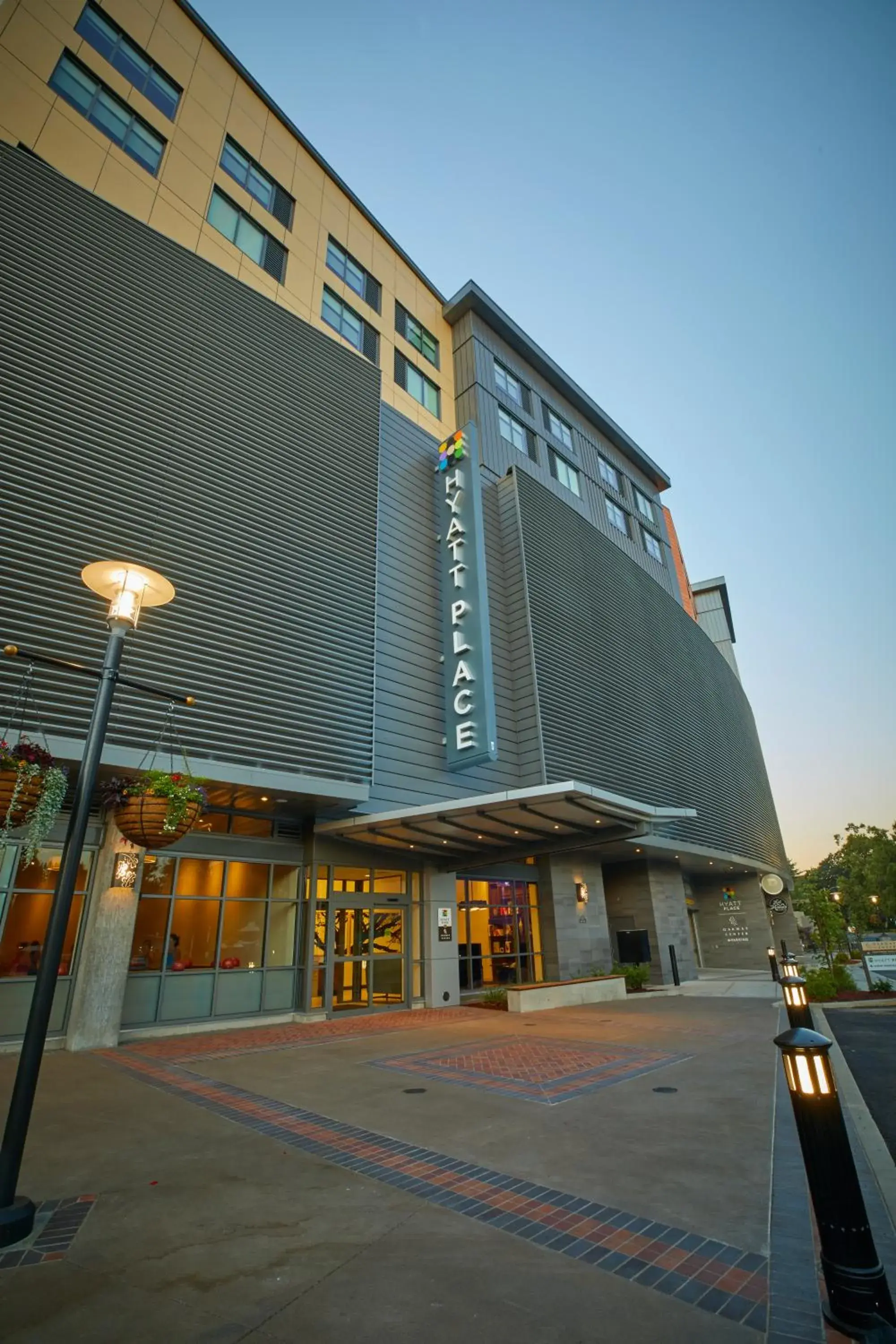 Facade/entrance in Hyatt Place Eugene/Oakway Center Facade/entrance in Hyatt Place Eugene/Oakway Center