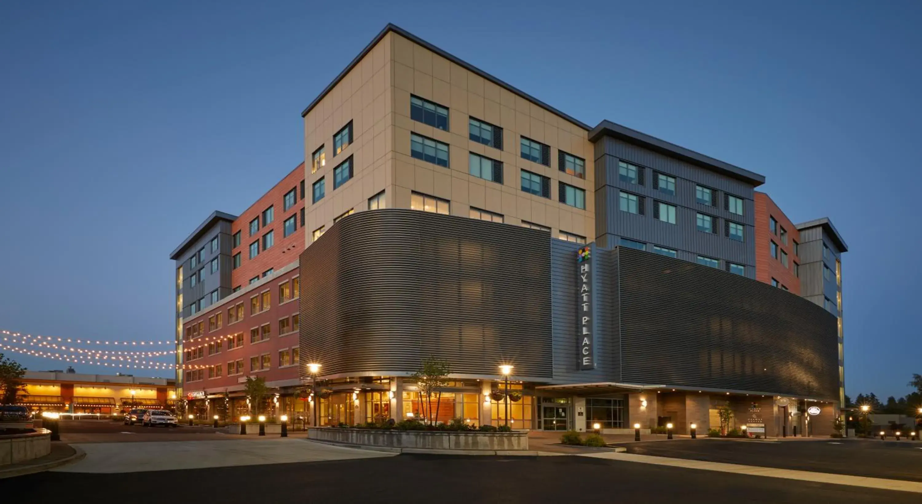 Facade/entrance in Hyatt Place Eugene/Oakway Center Facade/entrance in Hyatt Place Eugene/Oakway Center