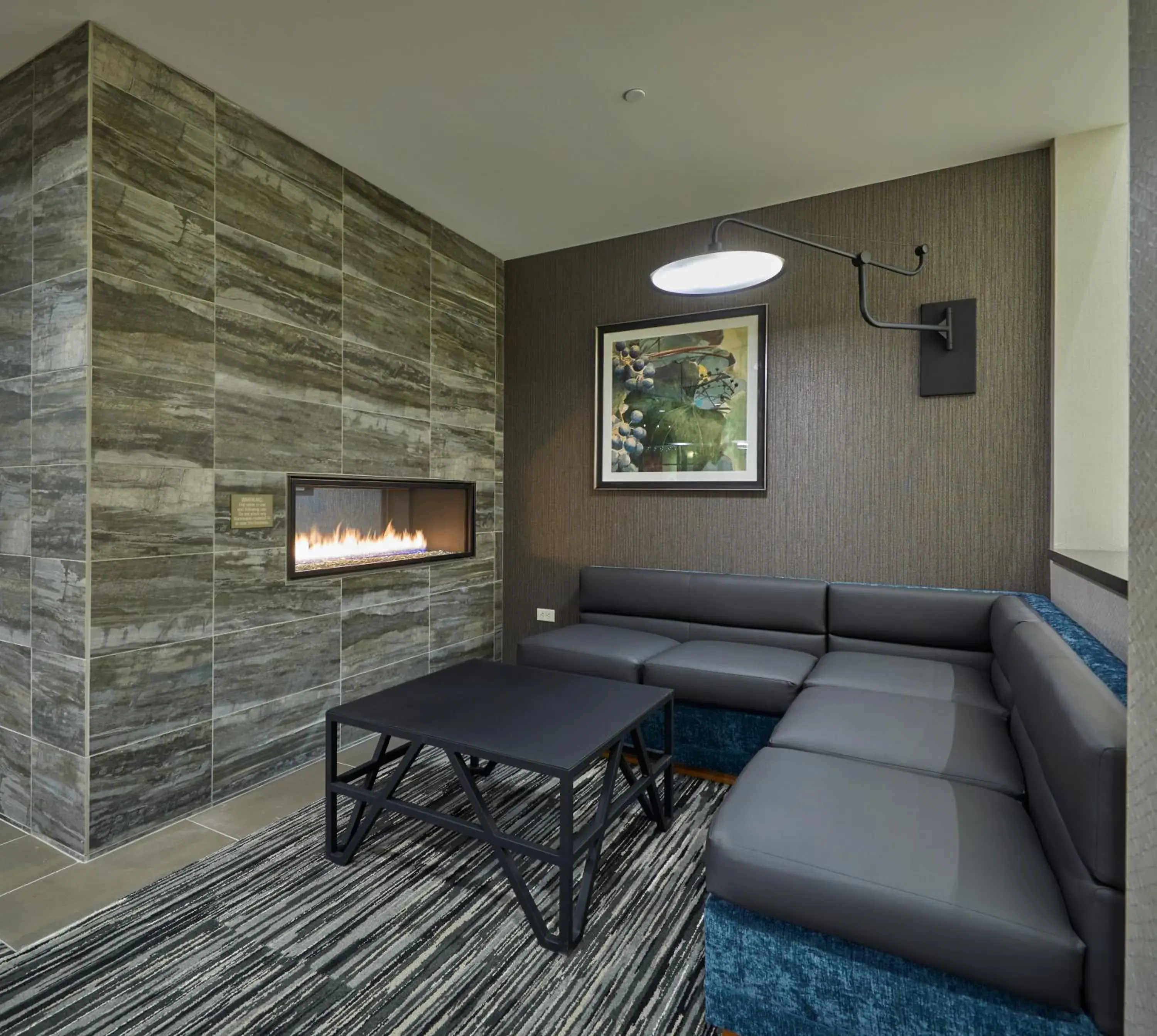 Lounge or bar in Hyatt Place Eugene/Oakway Center Lounge or bar in Hyatt Place Eugene/Oakway Center