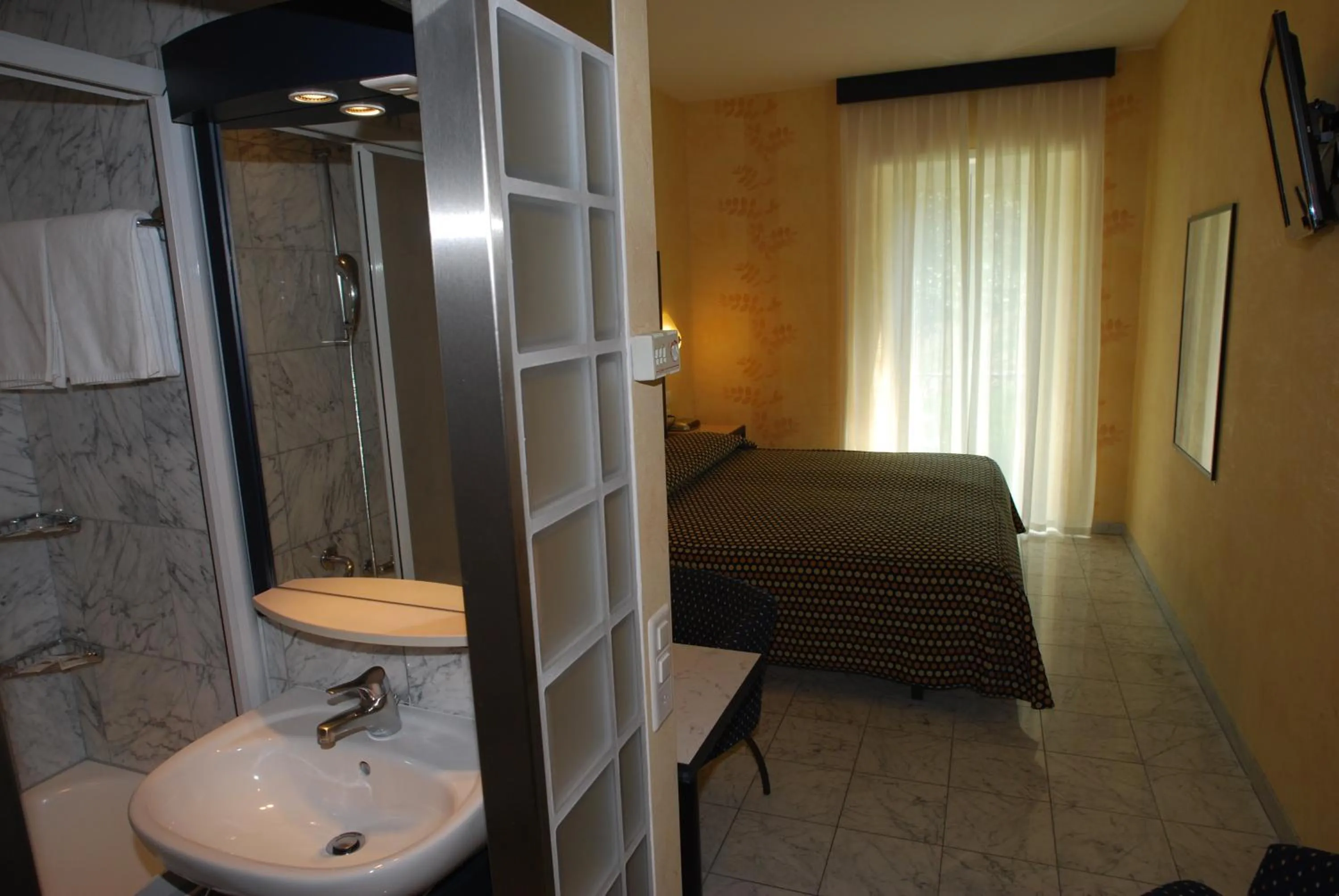 Bathroom, Bed in Hotel&Hostel Montarina