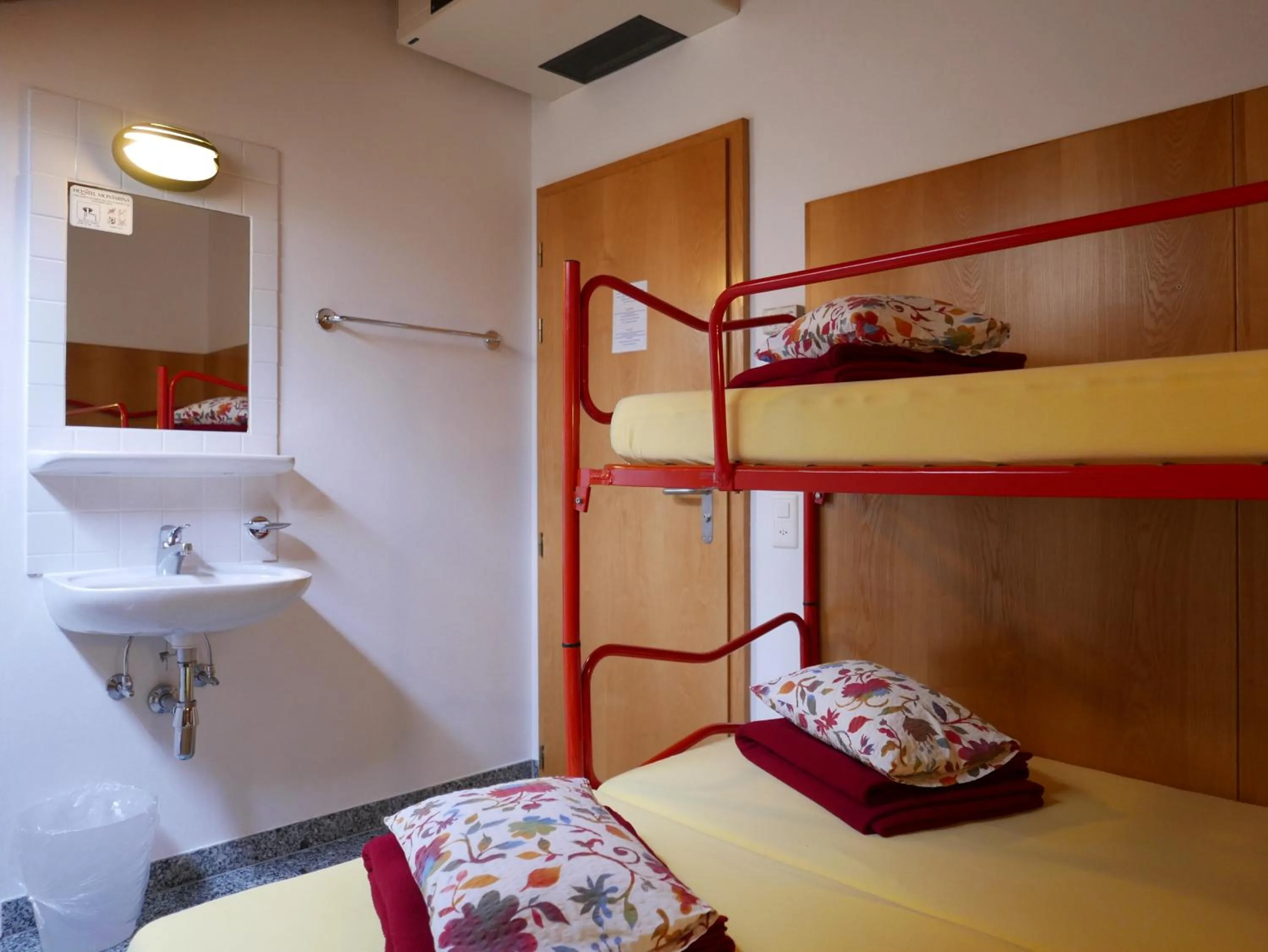 bunk bed, Bed in Hotel&Hostel Montarina