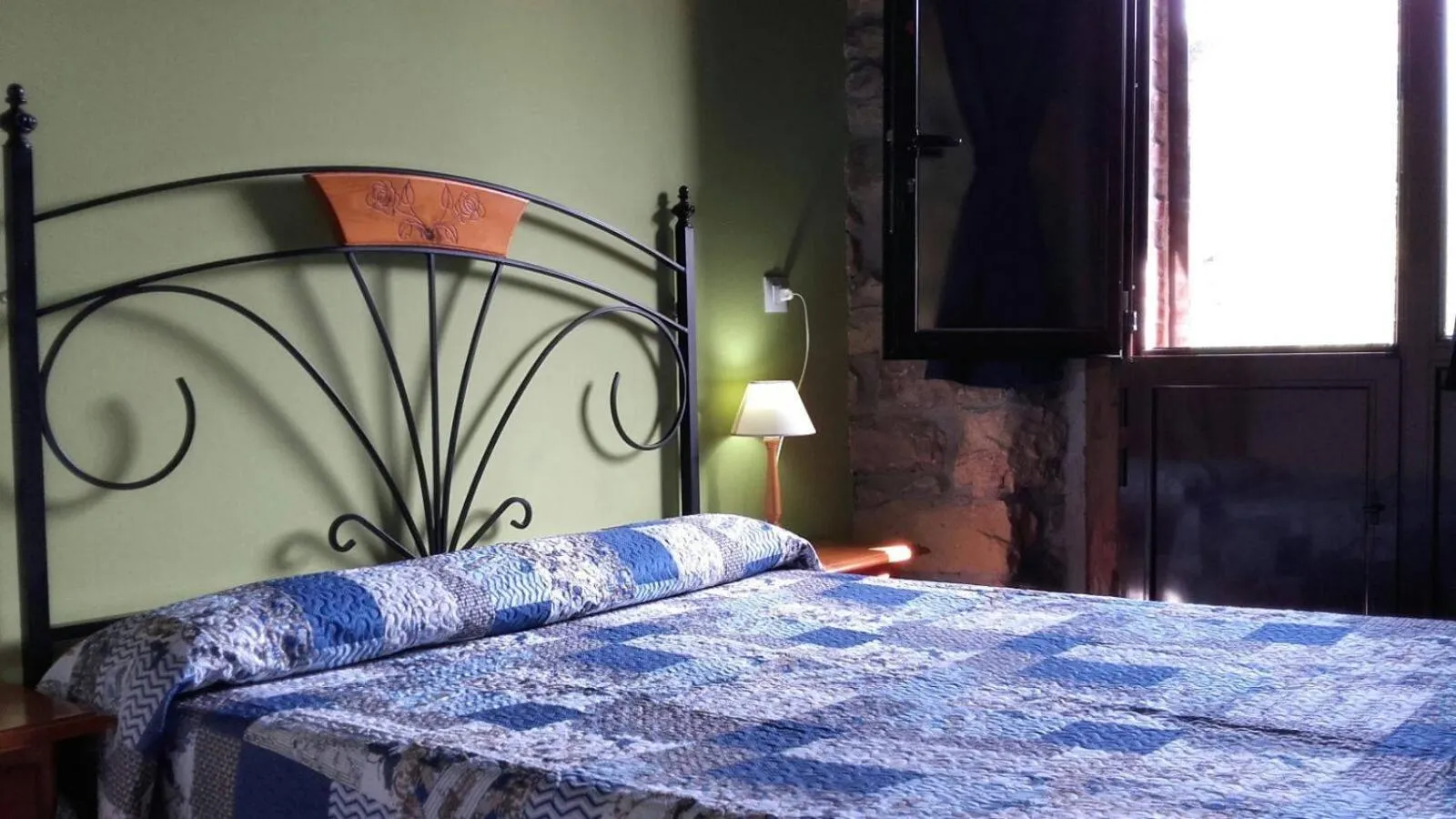 Bed in Hotel Rural Posada Del Monasterio