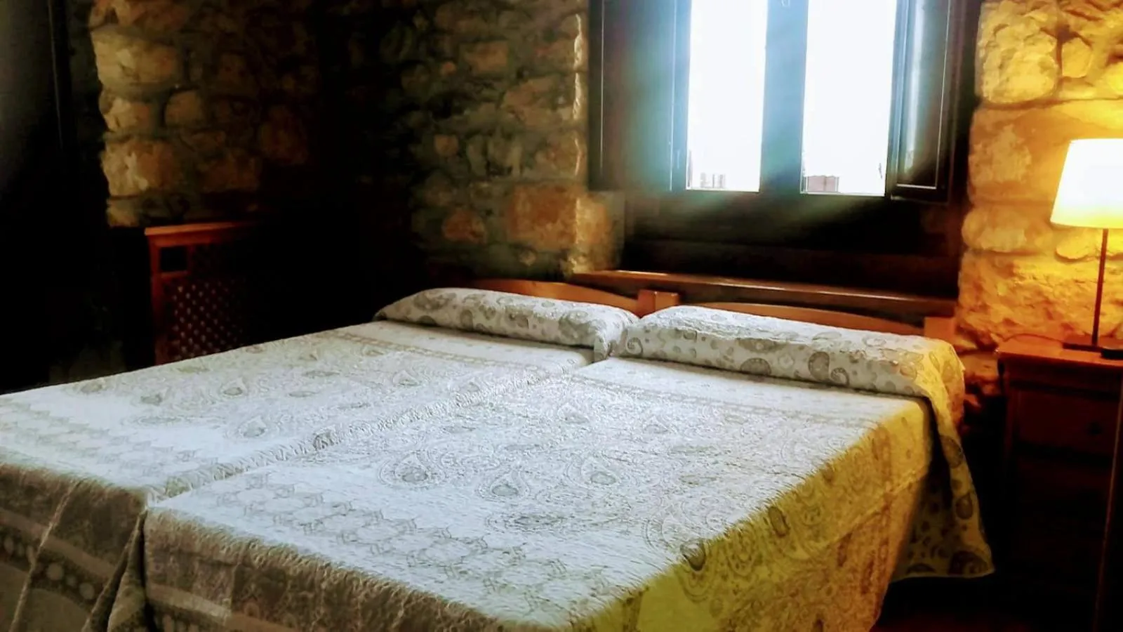 Bed in Hotel Rural Posada Del Monasterio