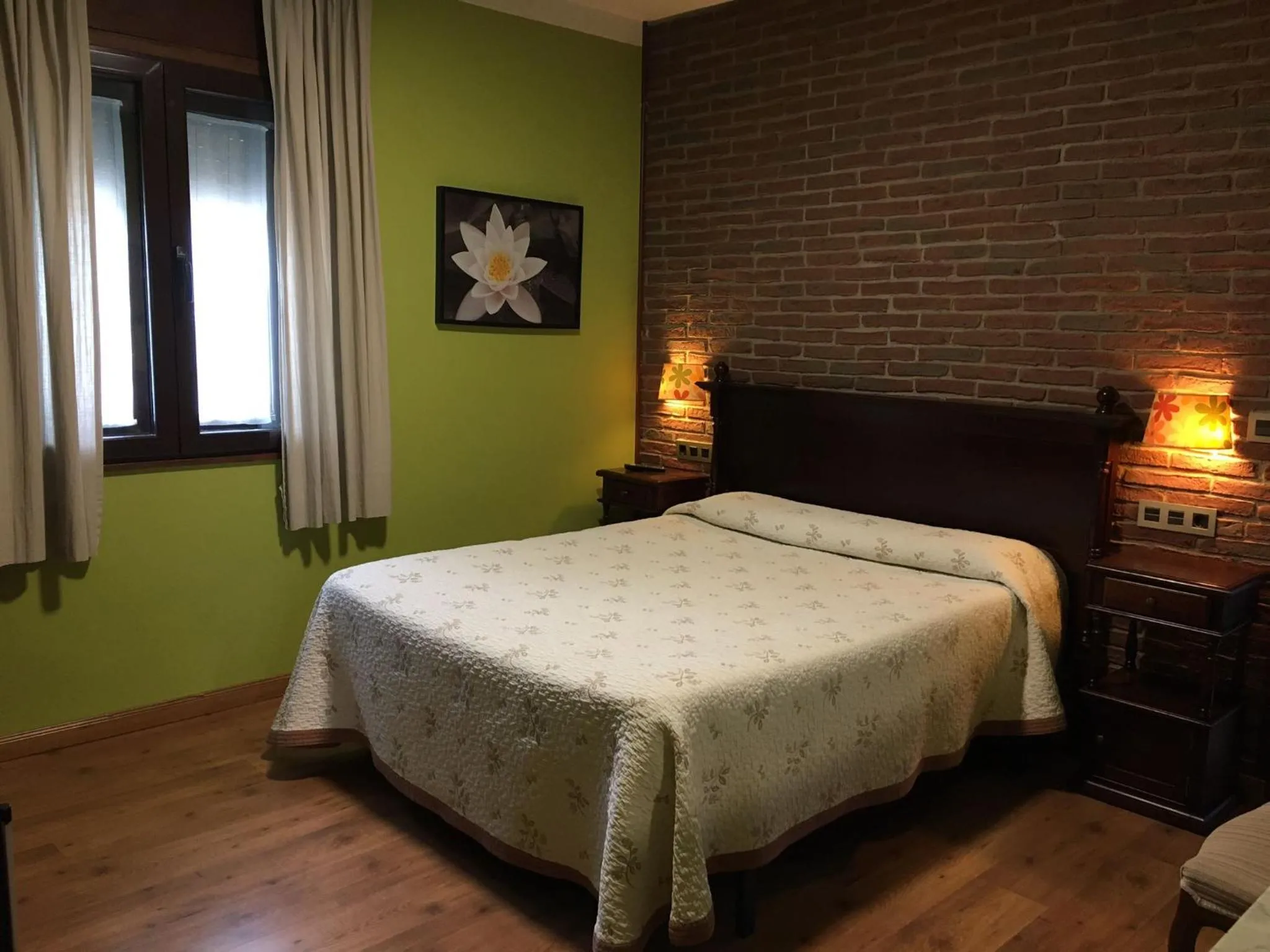 Bed in Hotel Rural Posada Del Monasterio