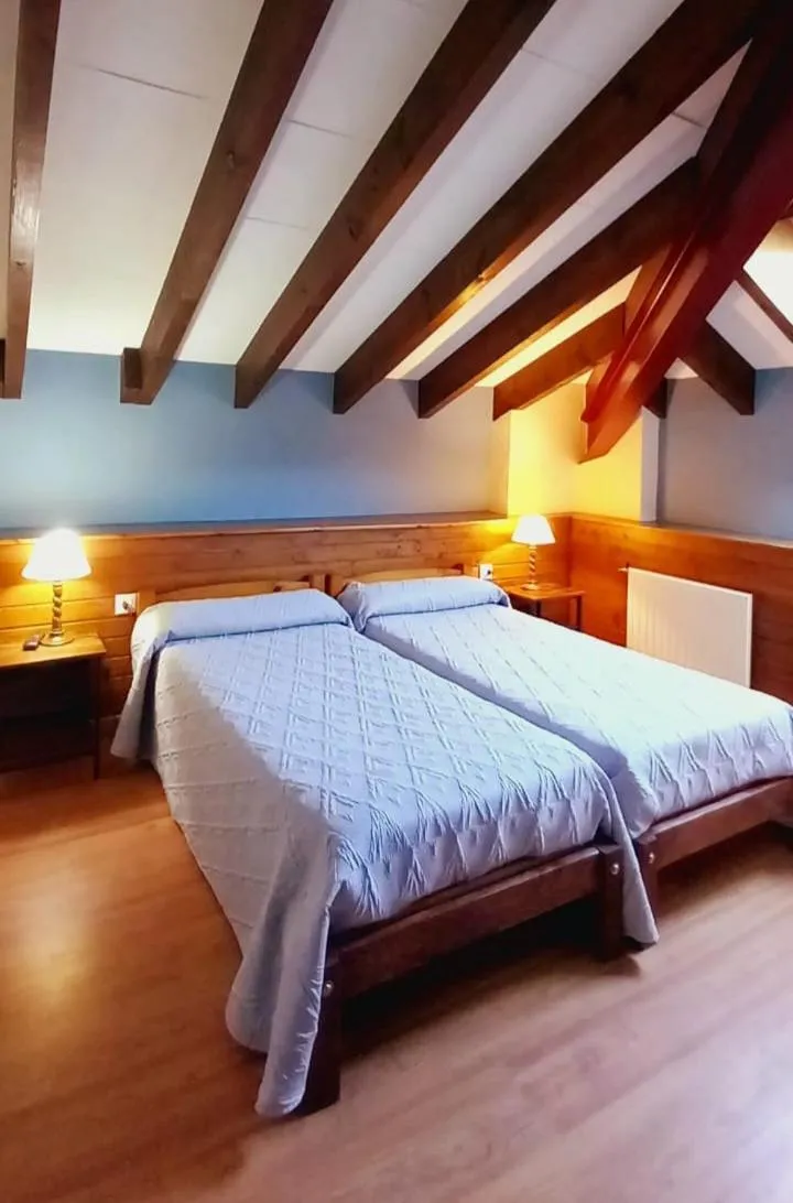 Bed in Hotel Rural Posada Del Monasterio