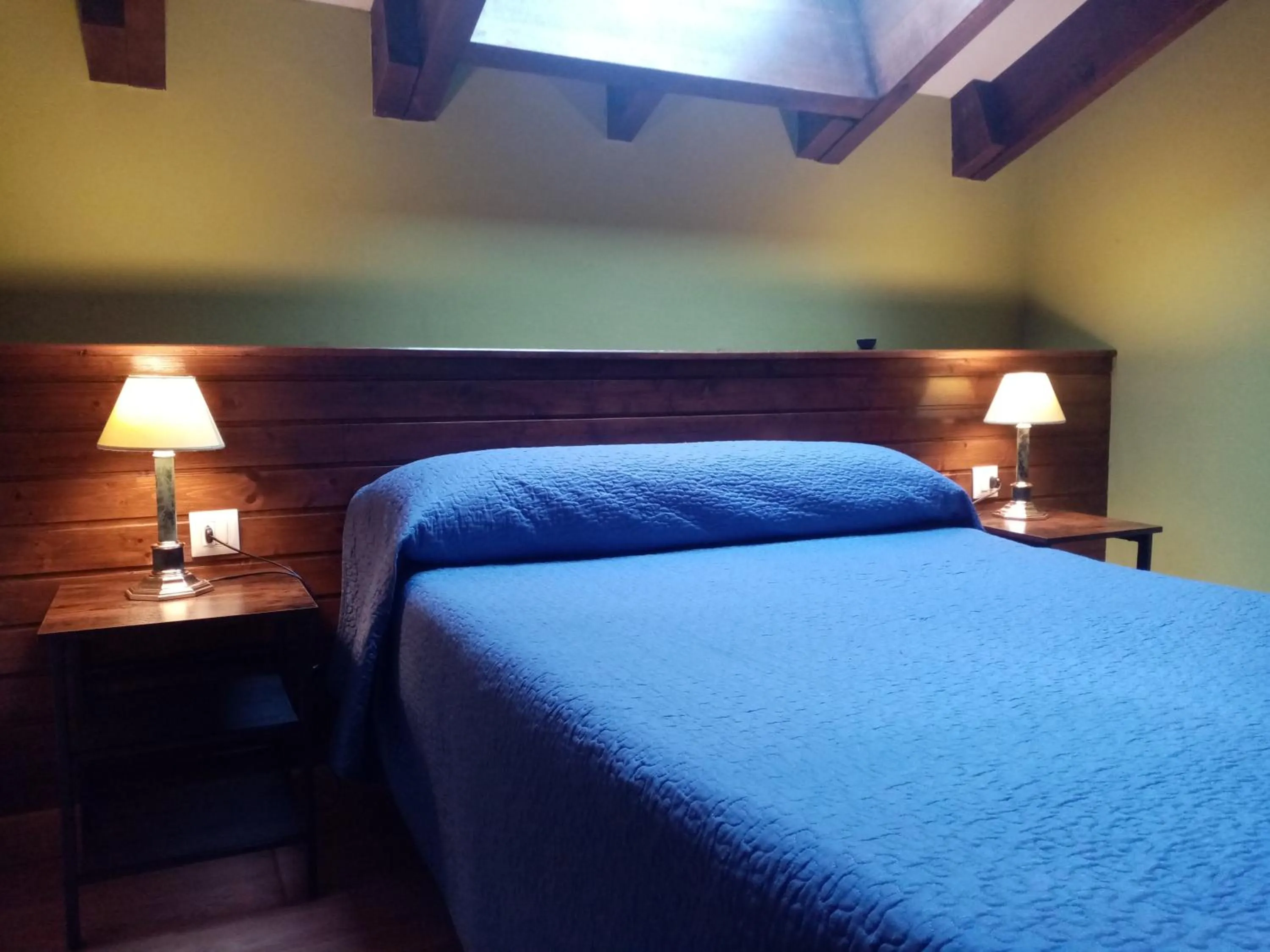 Bed in Hotel Rural Posada Del Monasterio