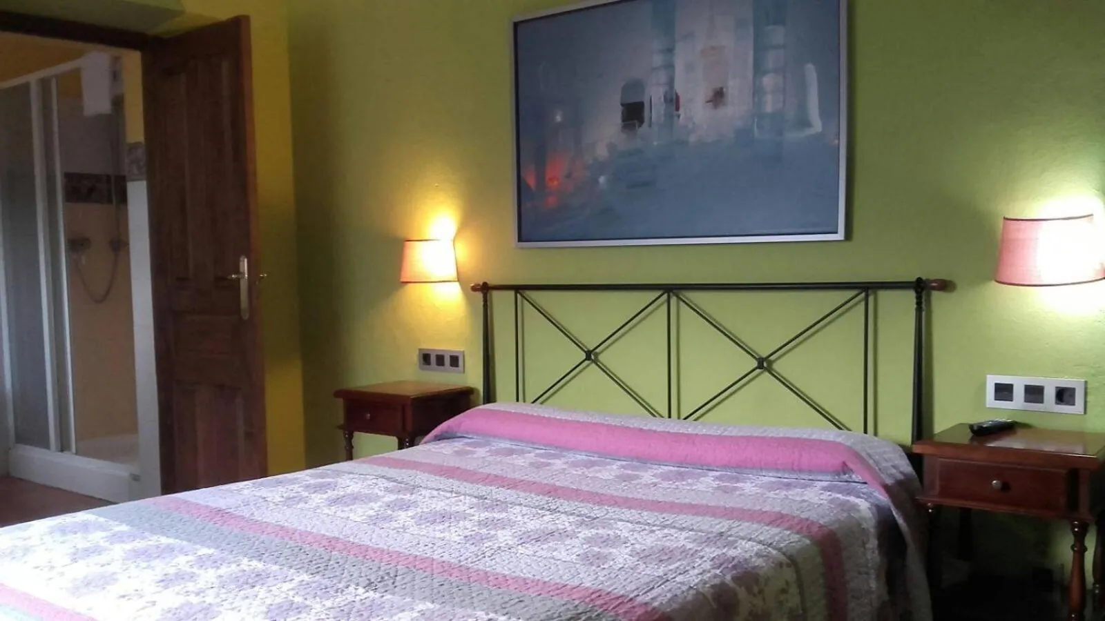 Bed in Hotel Rural Posada Del Monasterio