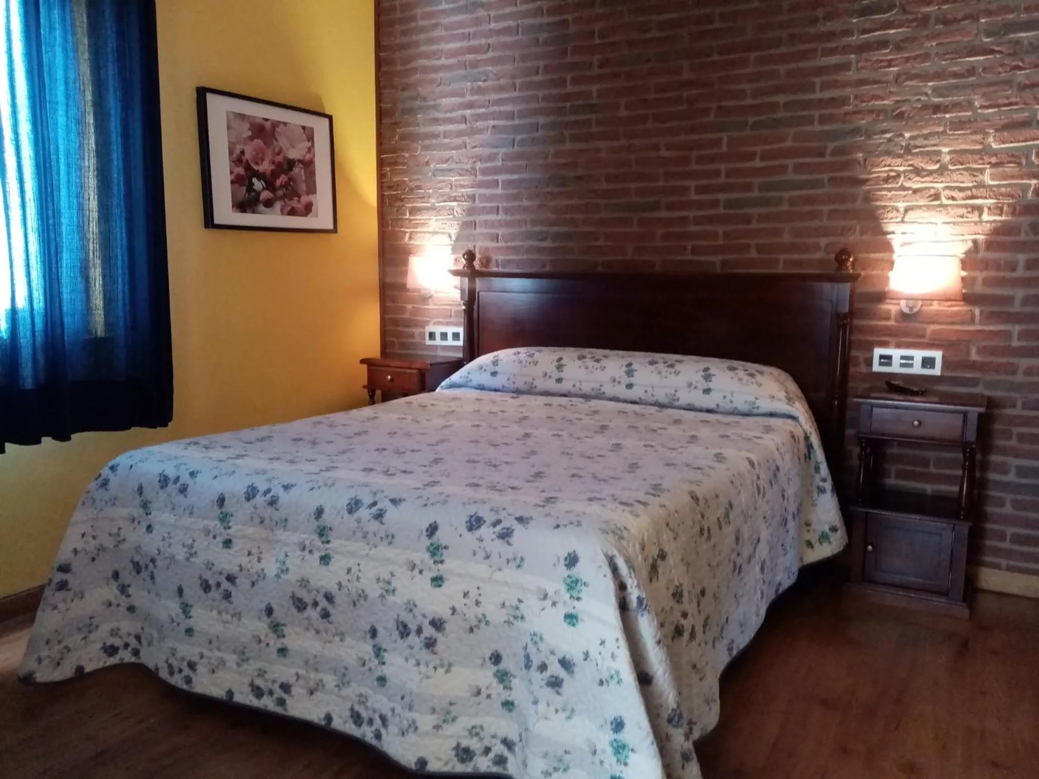 Bed in Hotel Rural Posada Del Monasterio