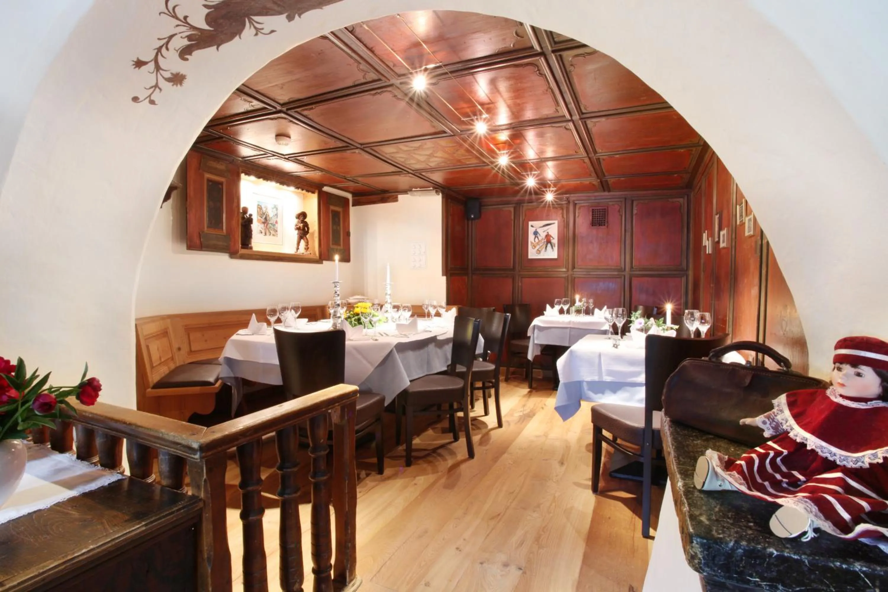 Restaurant/places to eat in Hotel La Cruna