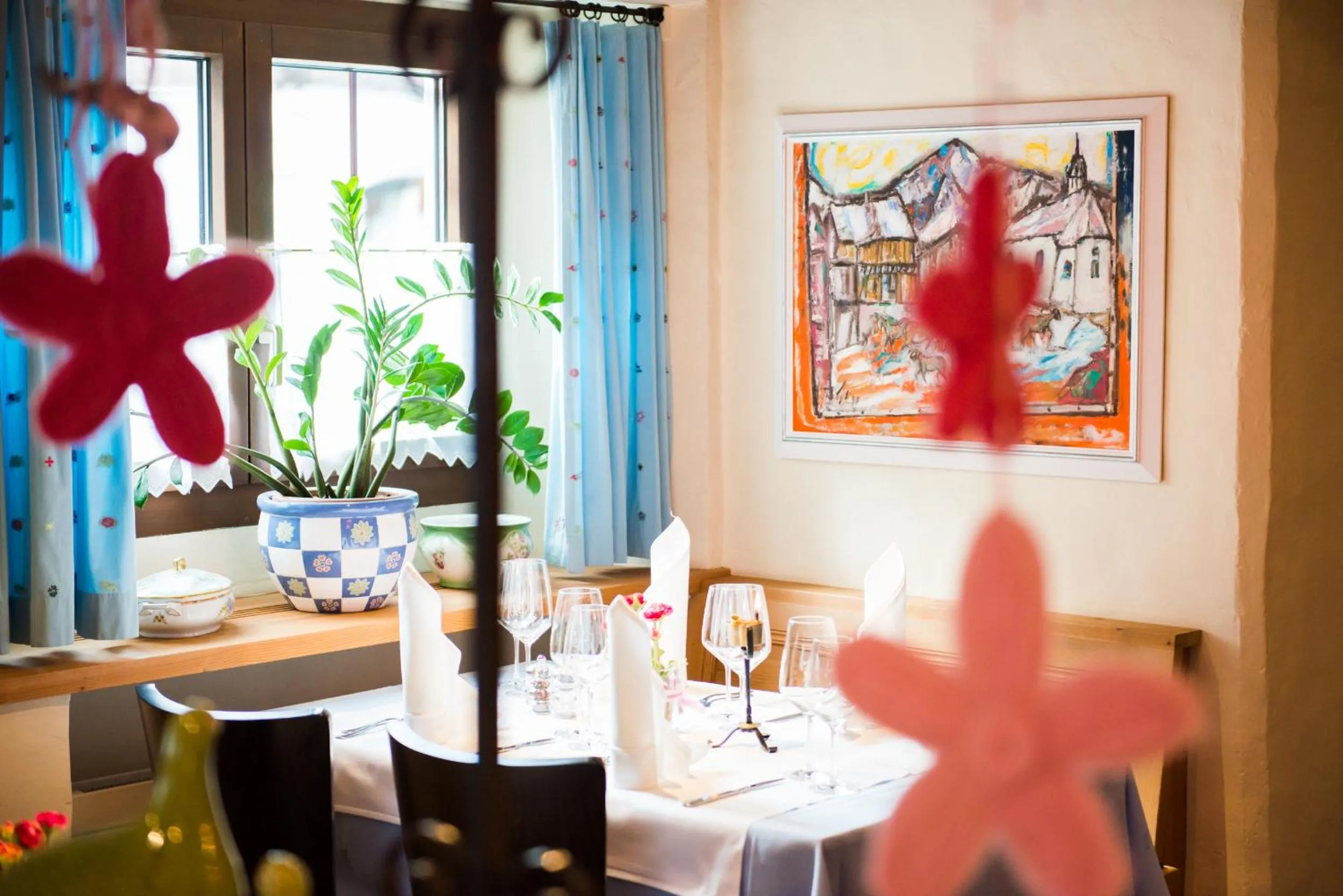 Restaurant/places to eat in Hotel La Cruna