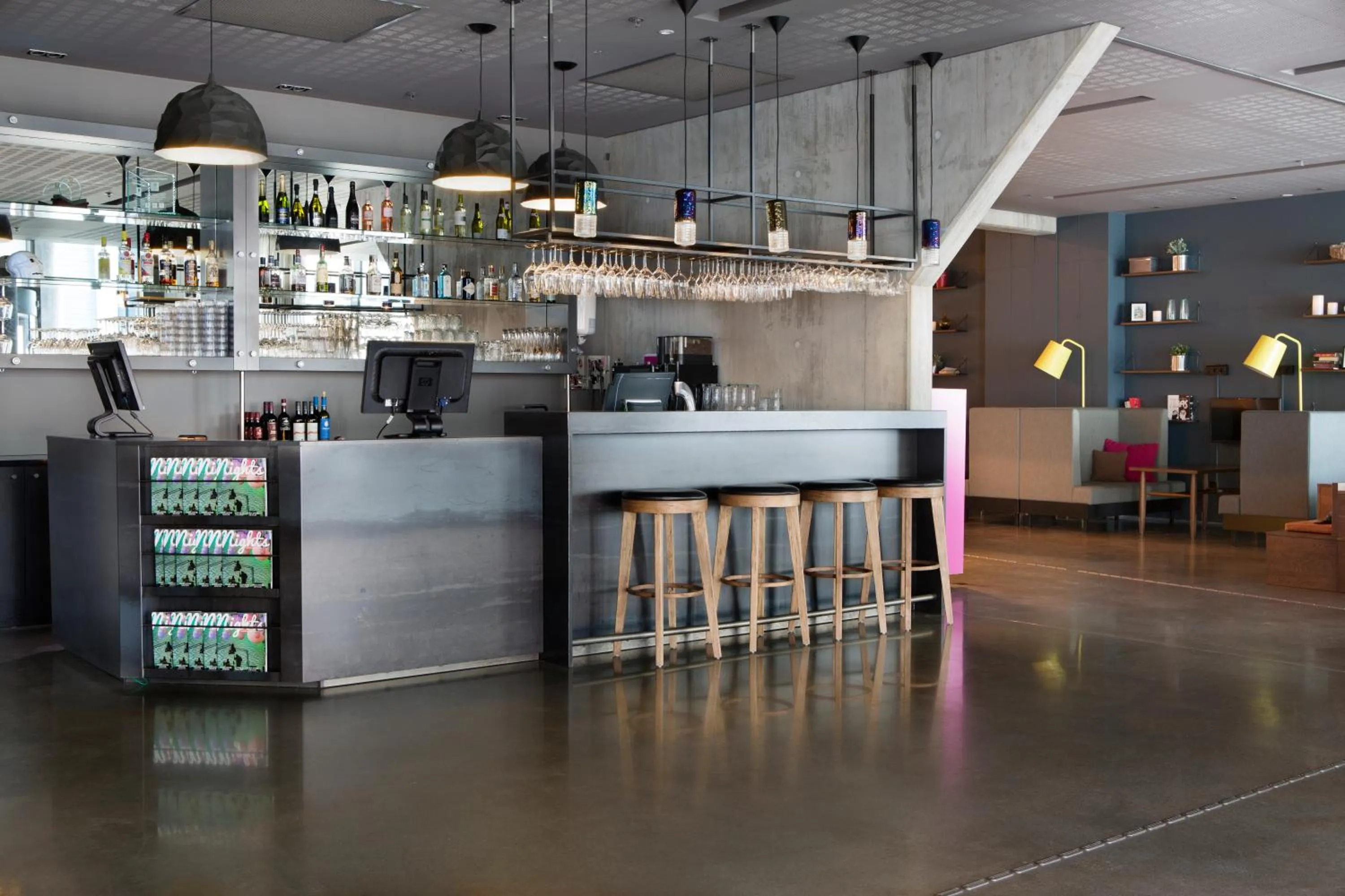 Lobby or reception in Comfort Hotel Square