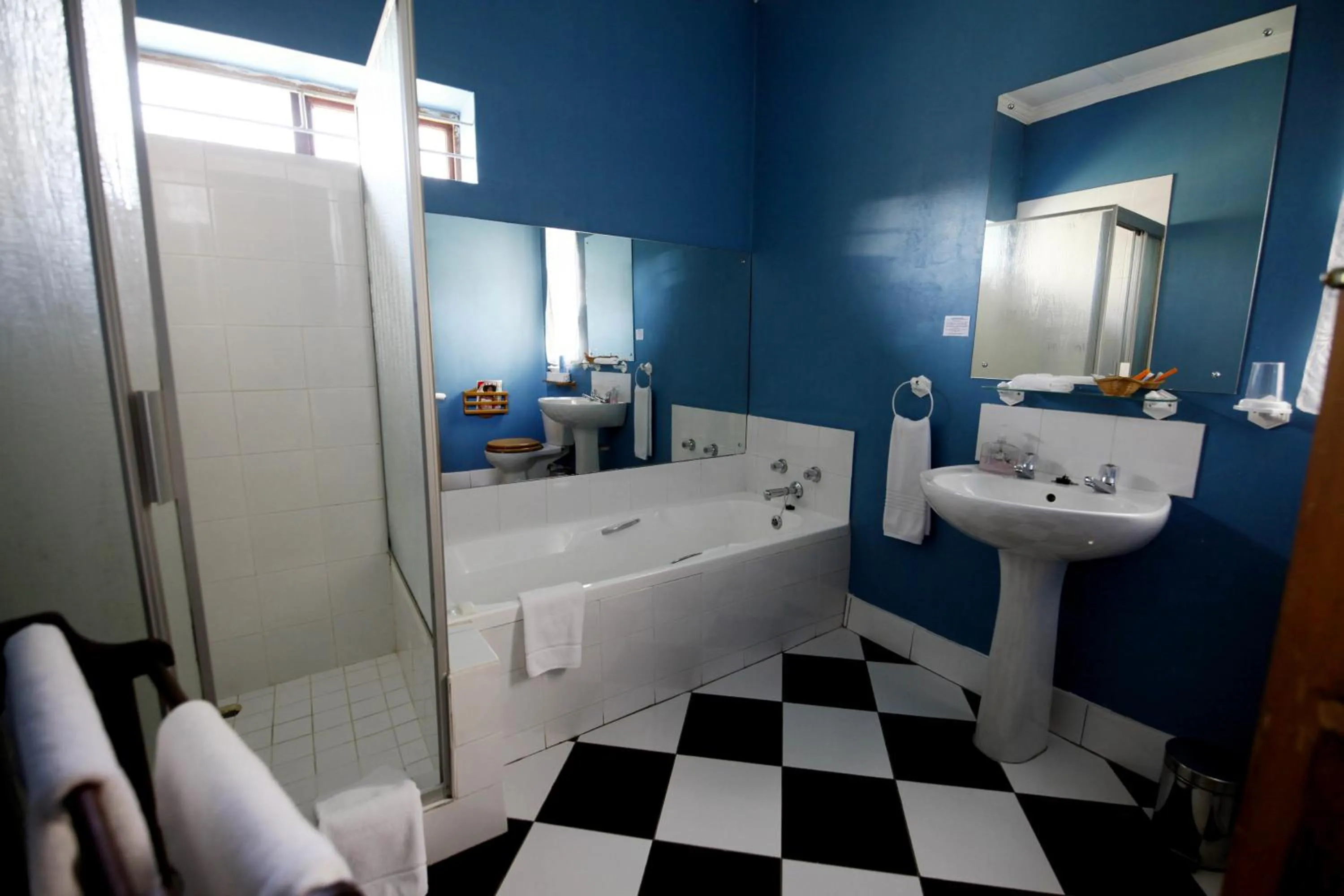 Bathroom in Mountain Manor Guest House & Executive Suites