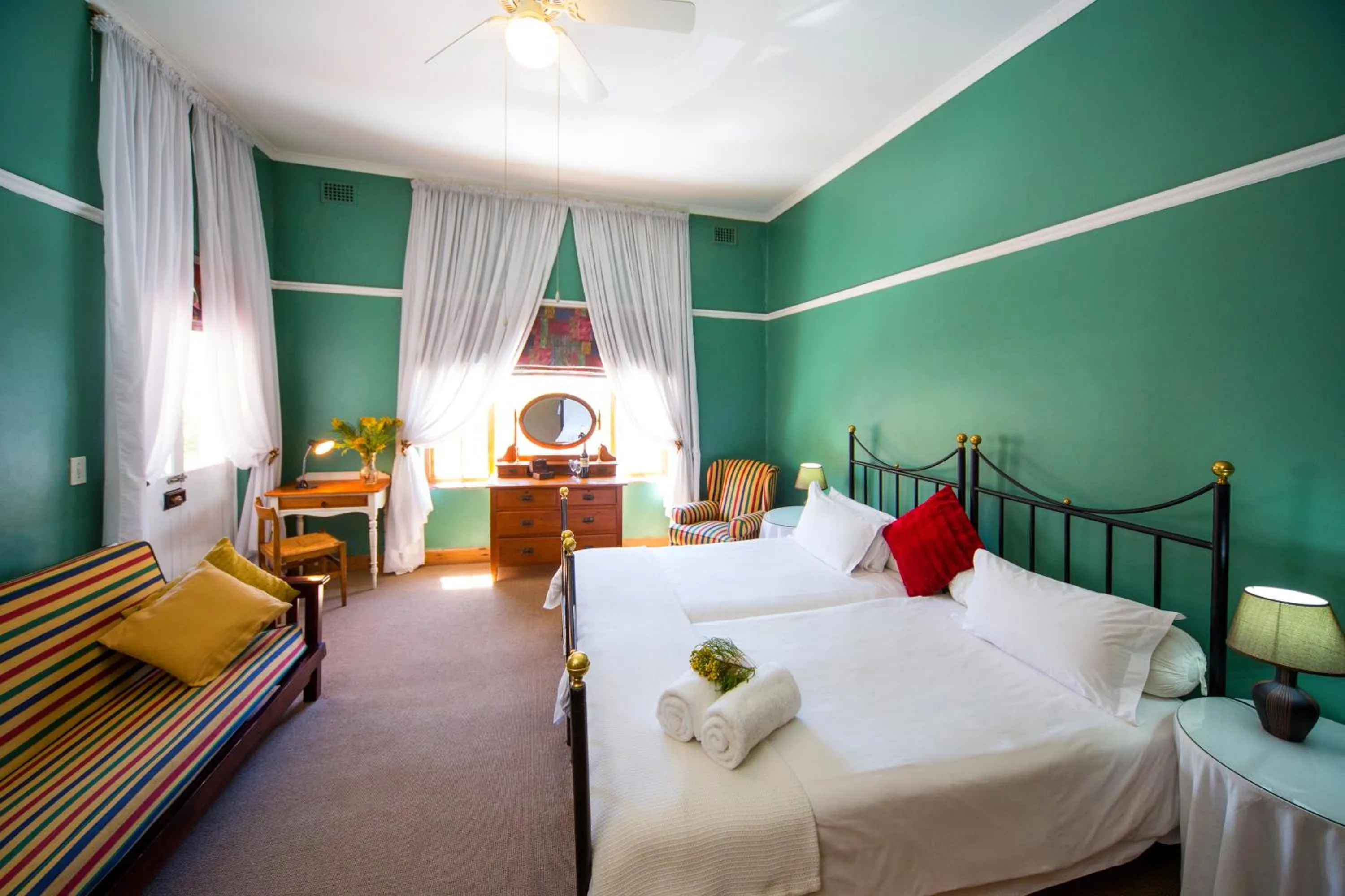 Photo of the whole room, Bed in Mountain Manor Guest House & Executive Suites