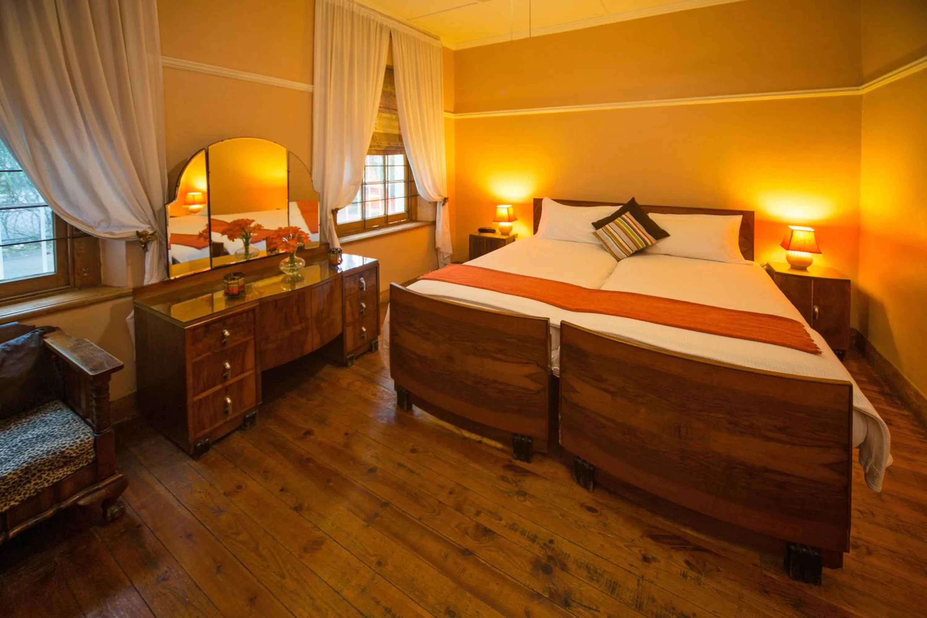 Photo of the whole room, Bed in Mountain Manor Guest House & Executive Suites
