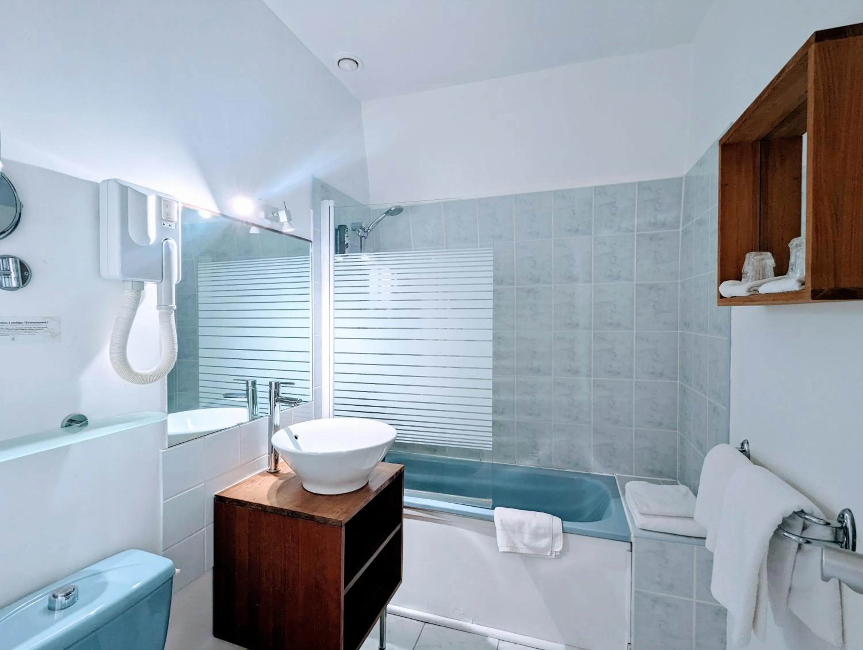 Bathroom in Château Corneille