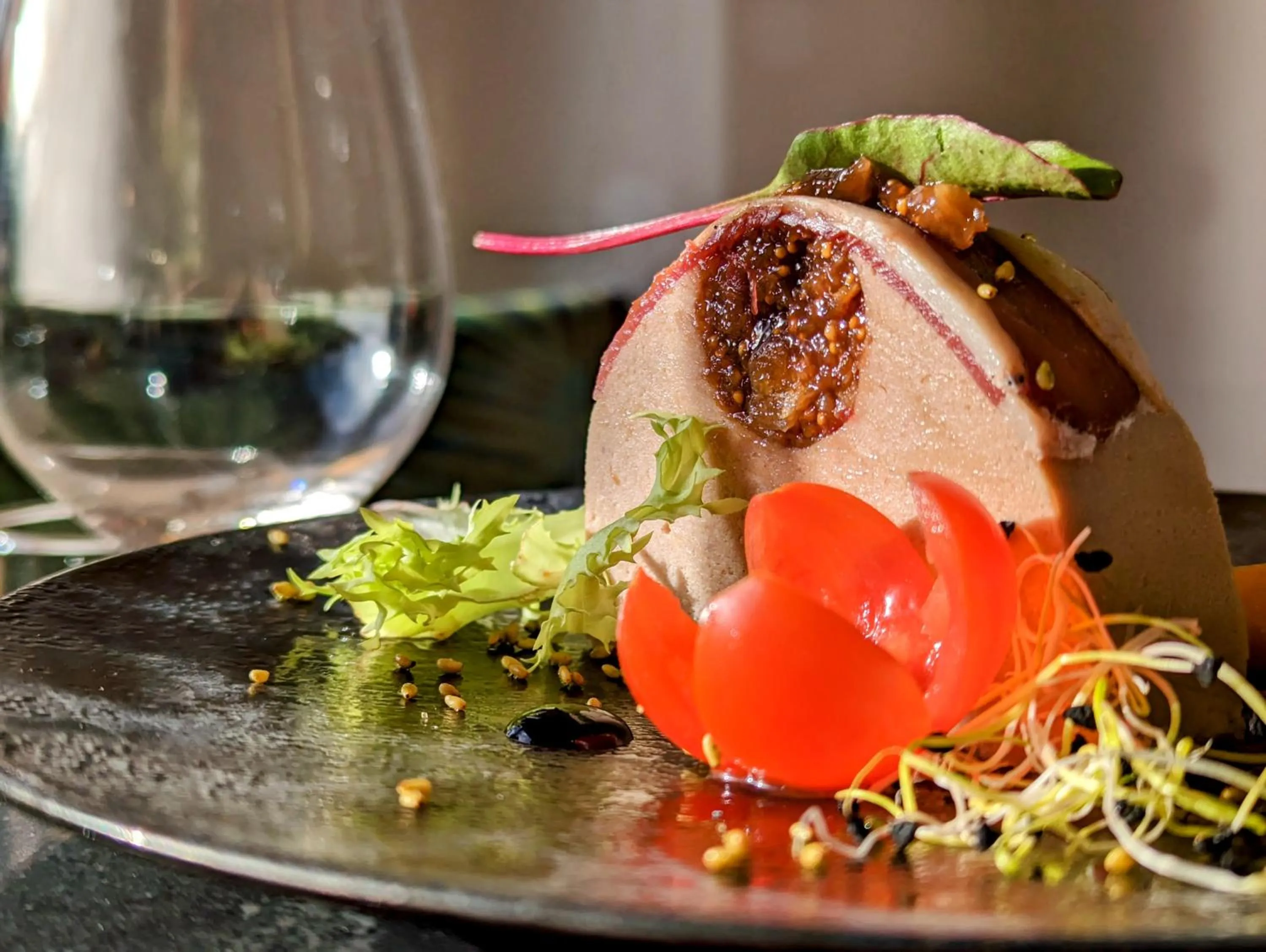 Restaurant/places to eat in Château Corneille