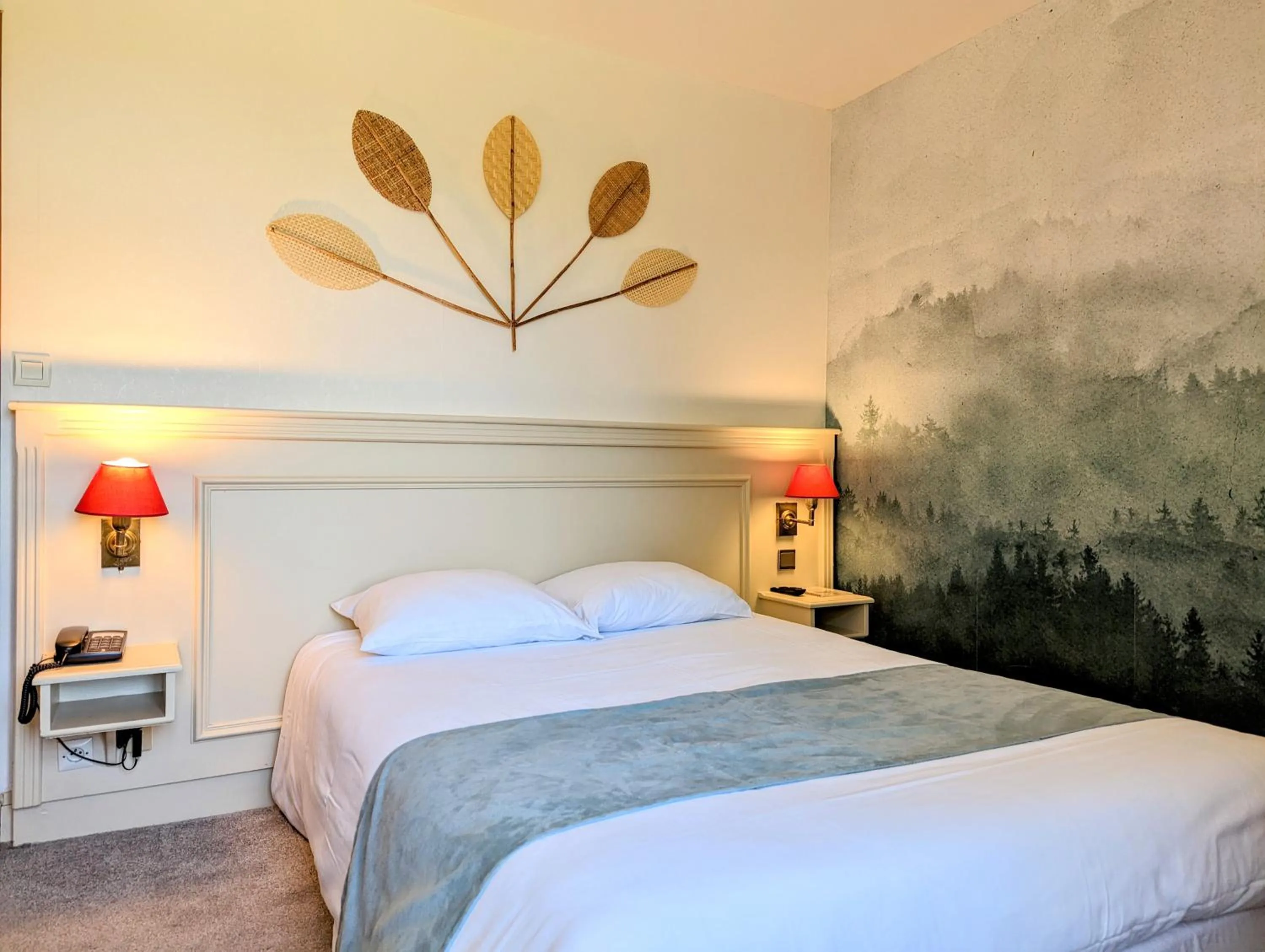 Photo of the whole room, Bed in Château Corneille