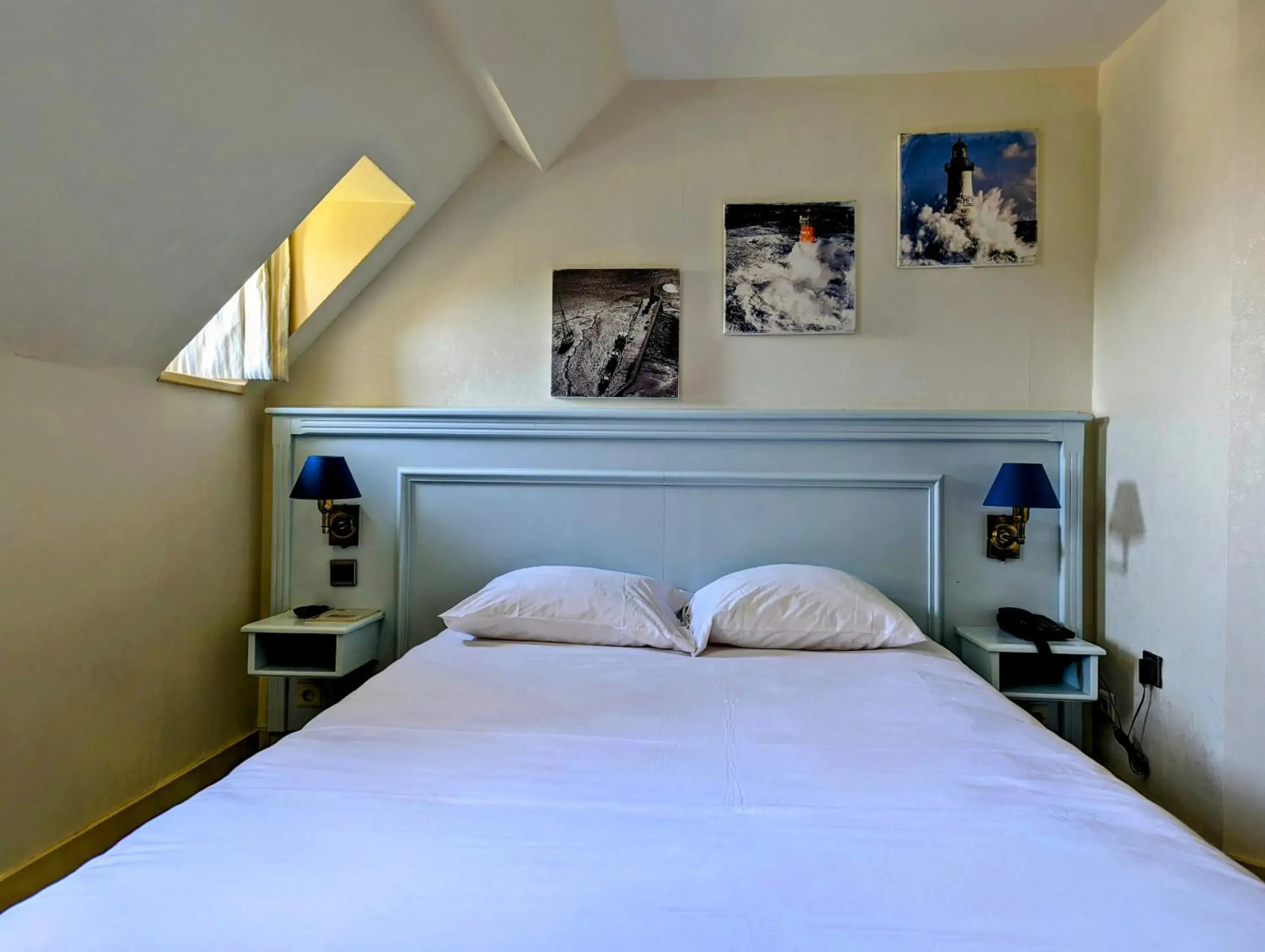 Photo of the whole room, Bed in Château Corneille Photo of the whole room, Bed in Château Corneille