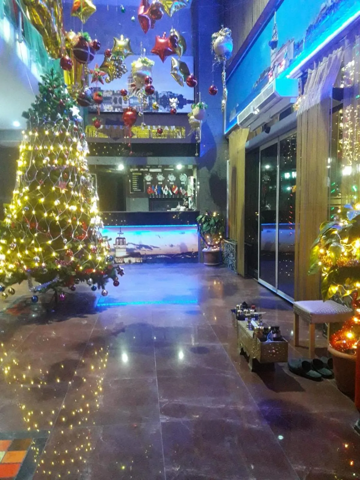 Property building in Hermanos Hotel