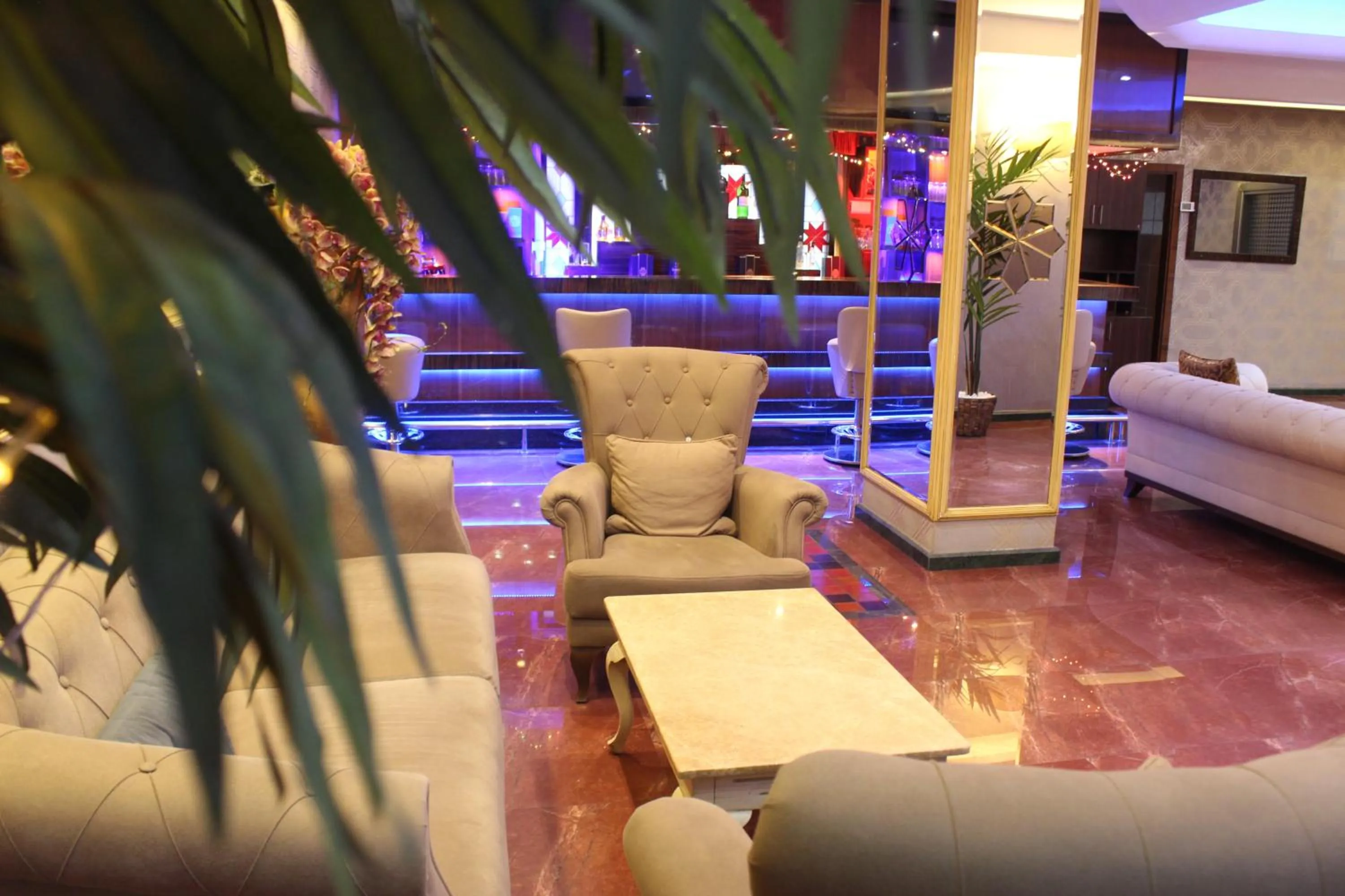 Nightclub / DJ in Hermanos Hotel