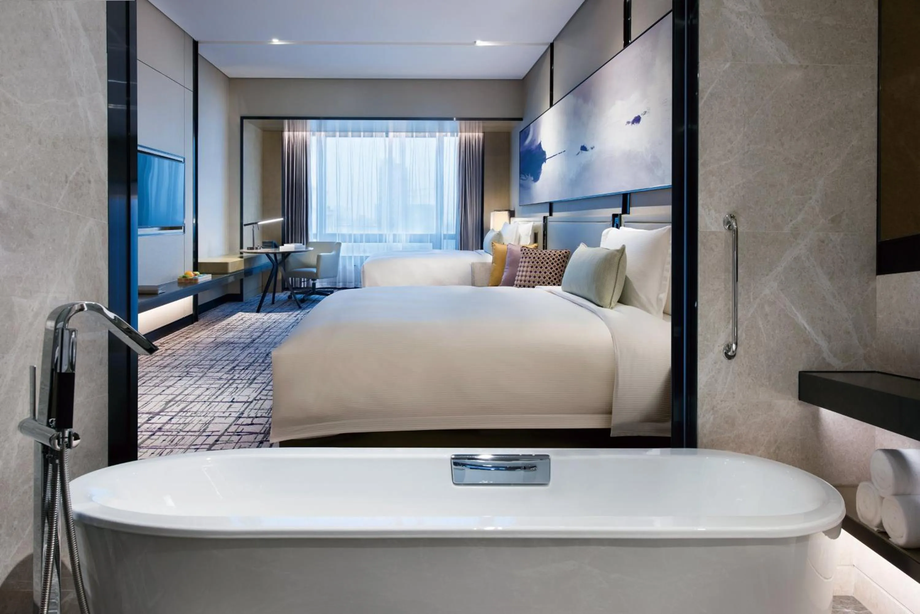 Photo of the whole room, Bed in Crowne Plaza Shanghai Pujiang by IHG