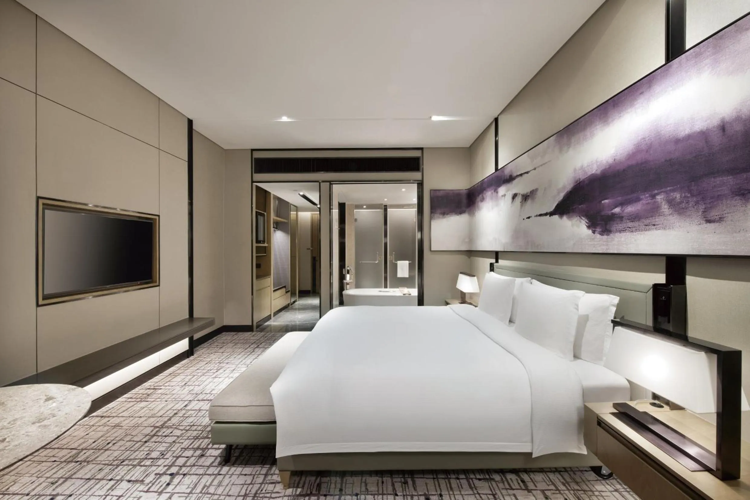 Photo of the whole room, Bed in Crowne Plaza Shanghai Pujiang by IHG