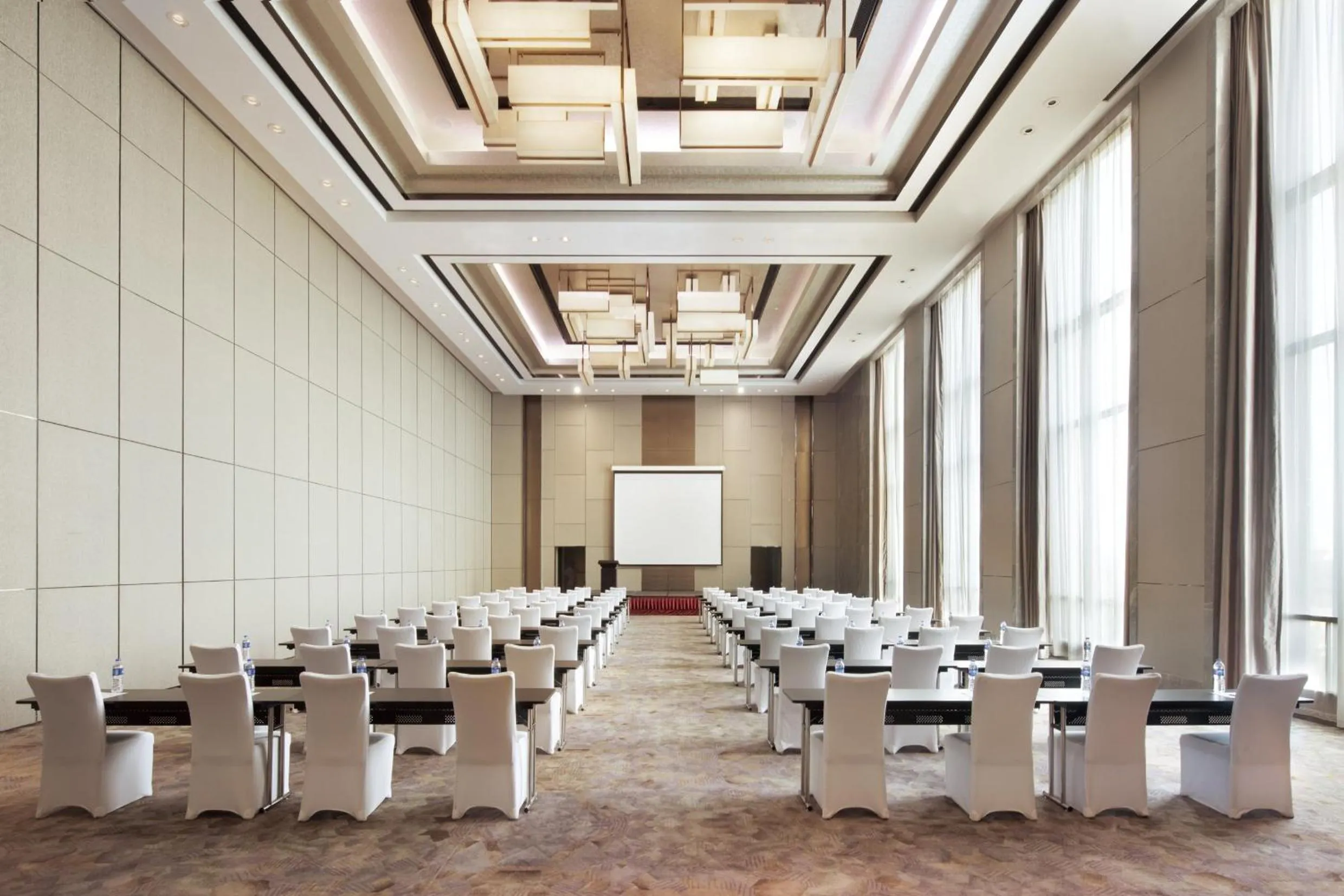 Meeting/conference room in Crowne Plaza Shanghai Pujiang by IHG