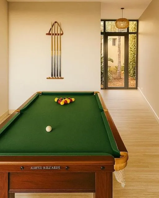 Billiard in Les Jardins du Cèdre, Boutique hôtel & gastronomie
