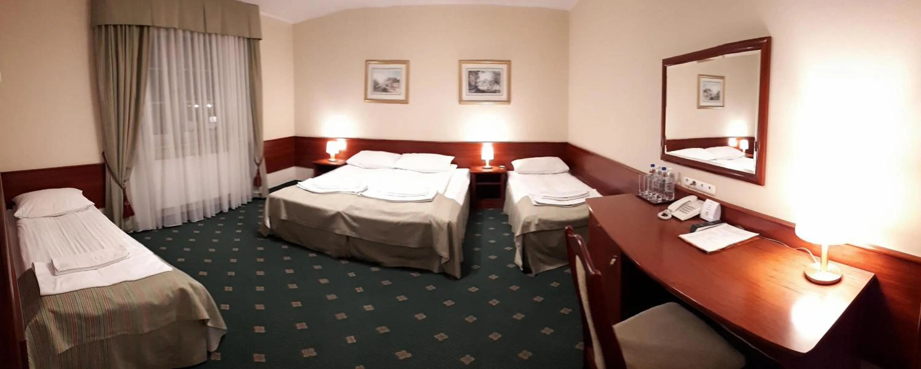 Photo of the whole room, Bed in Hotel Batory