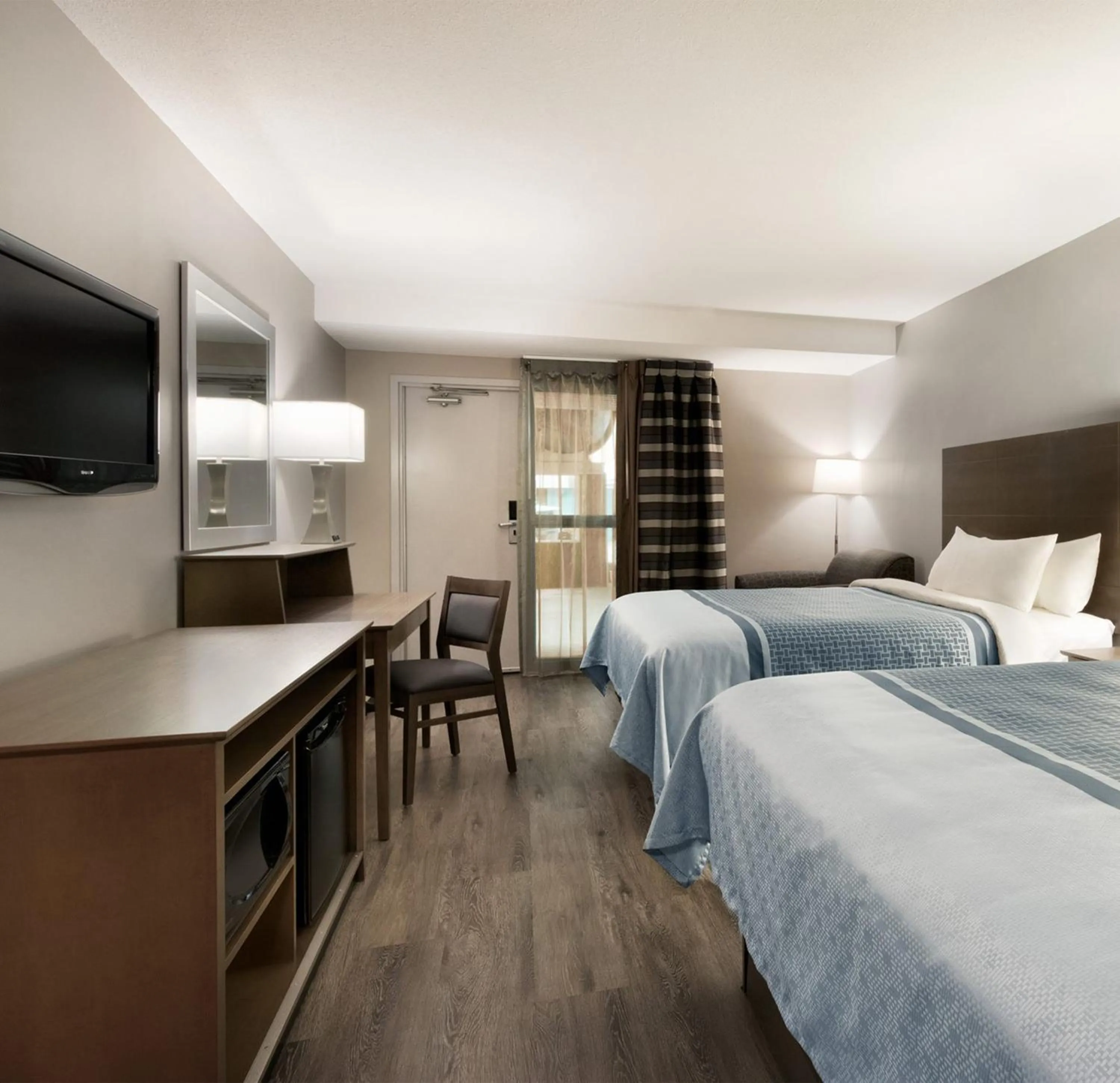 Bedroom, Bed in Travelodge Hotel by Wyndham Saskatoon