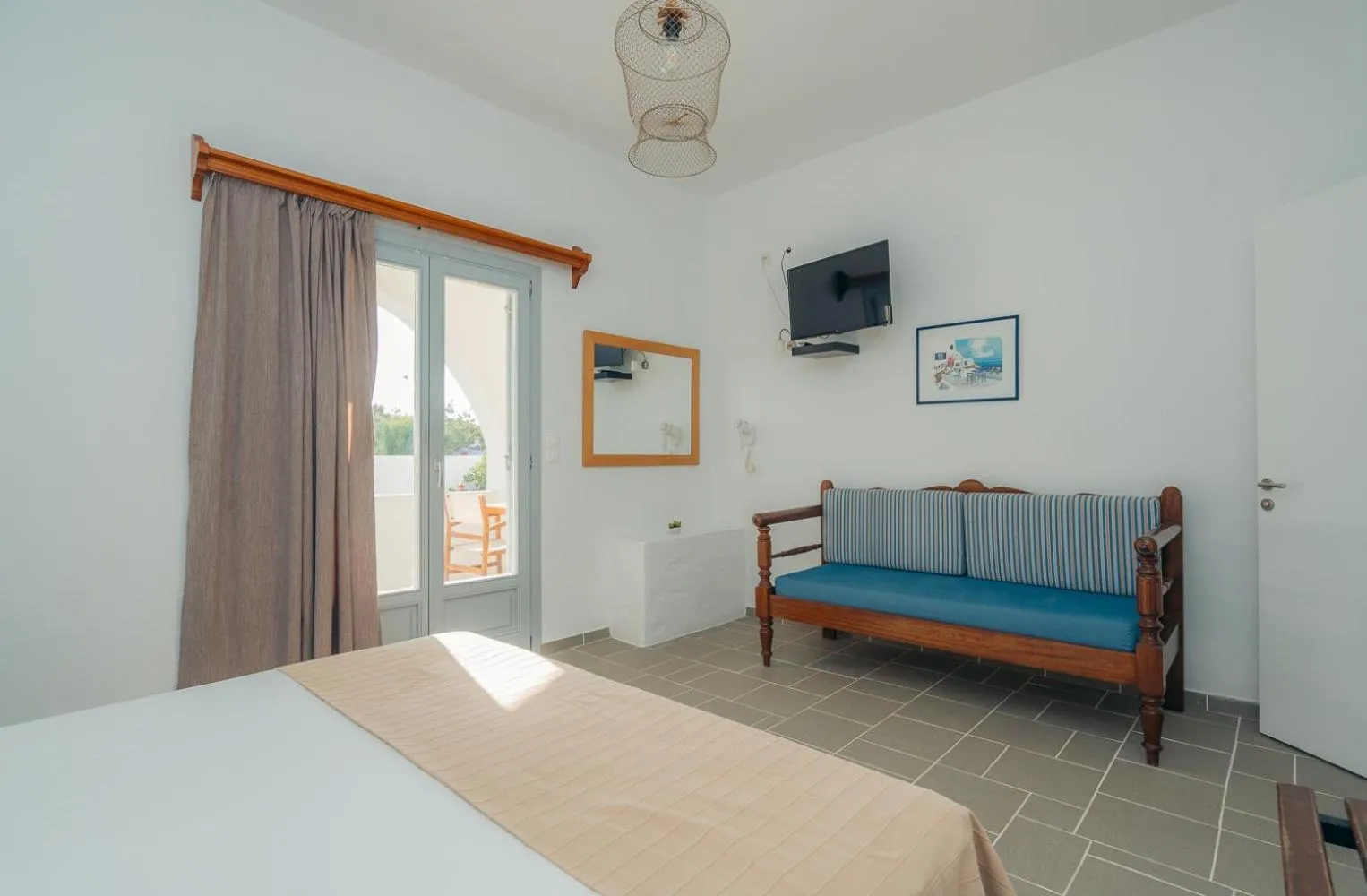 Photo of the whole room, Bed in Aeolos Hotel