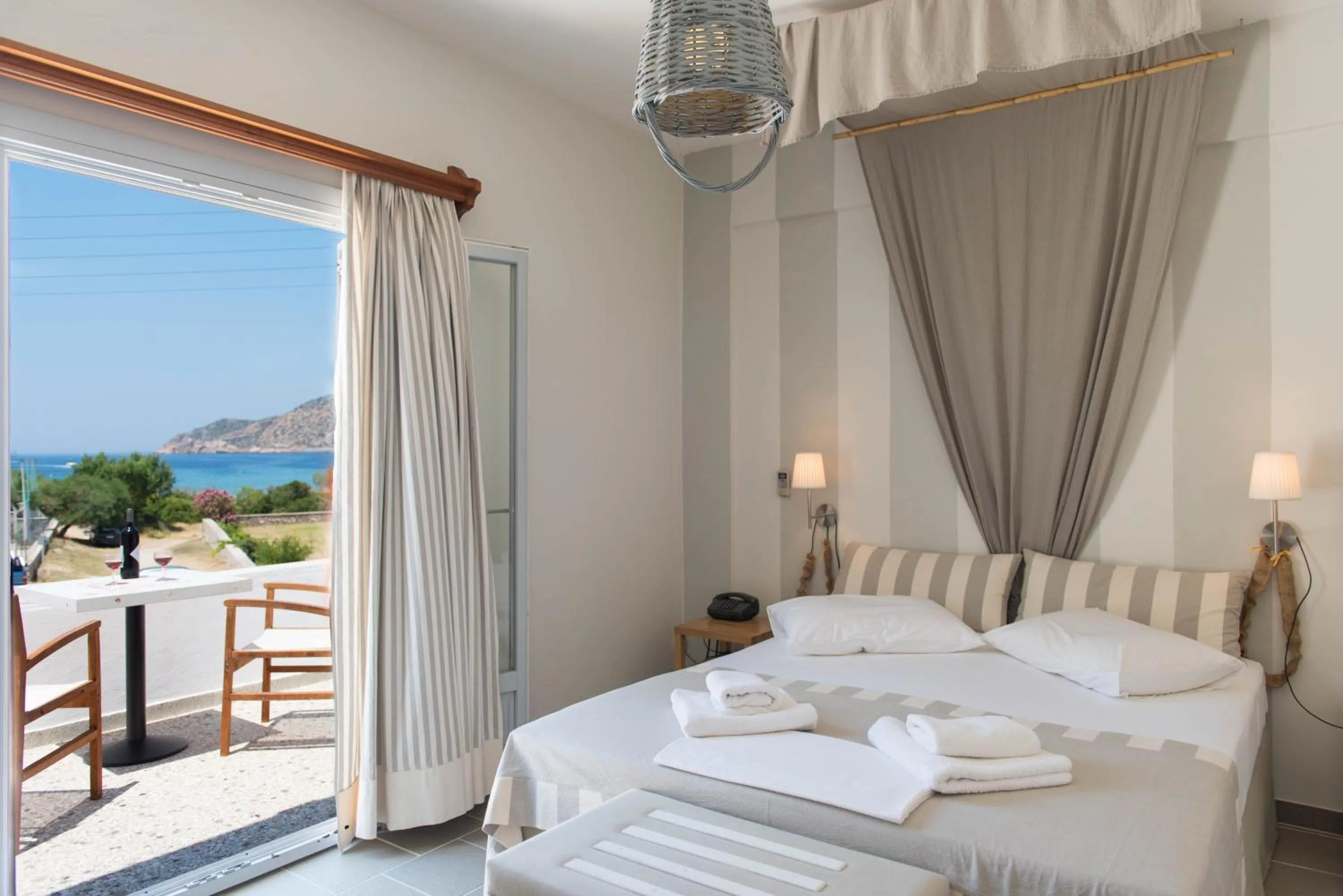 Bed in Aeolos Hotel